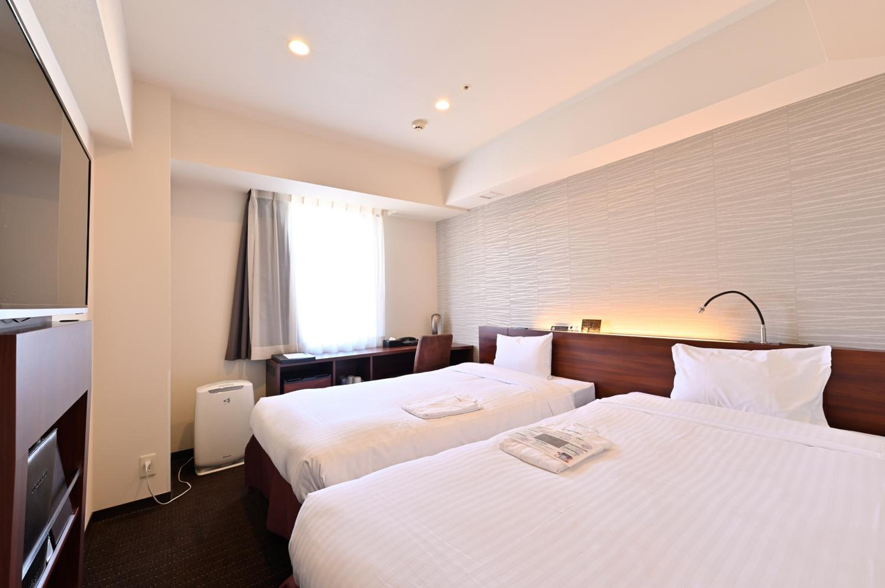 Mini Twin Room - Non-Smoking