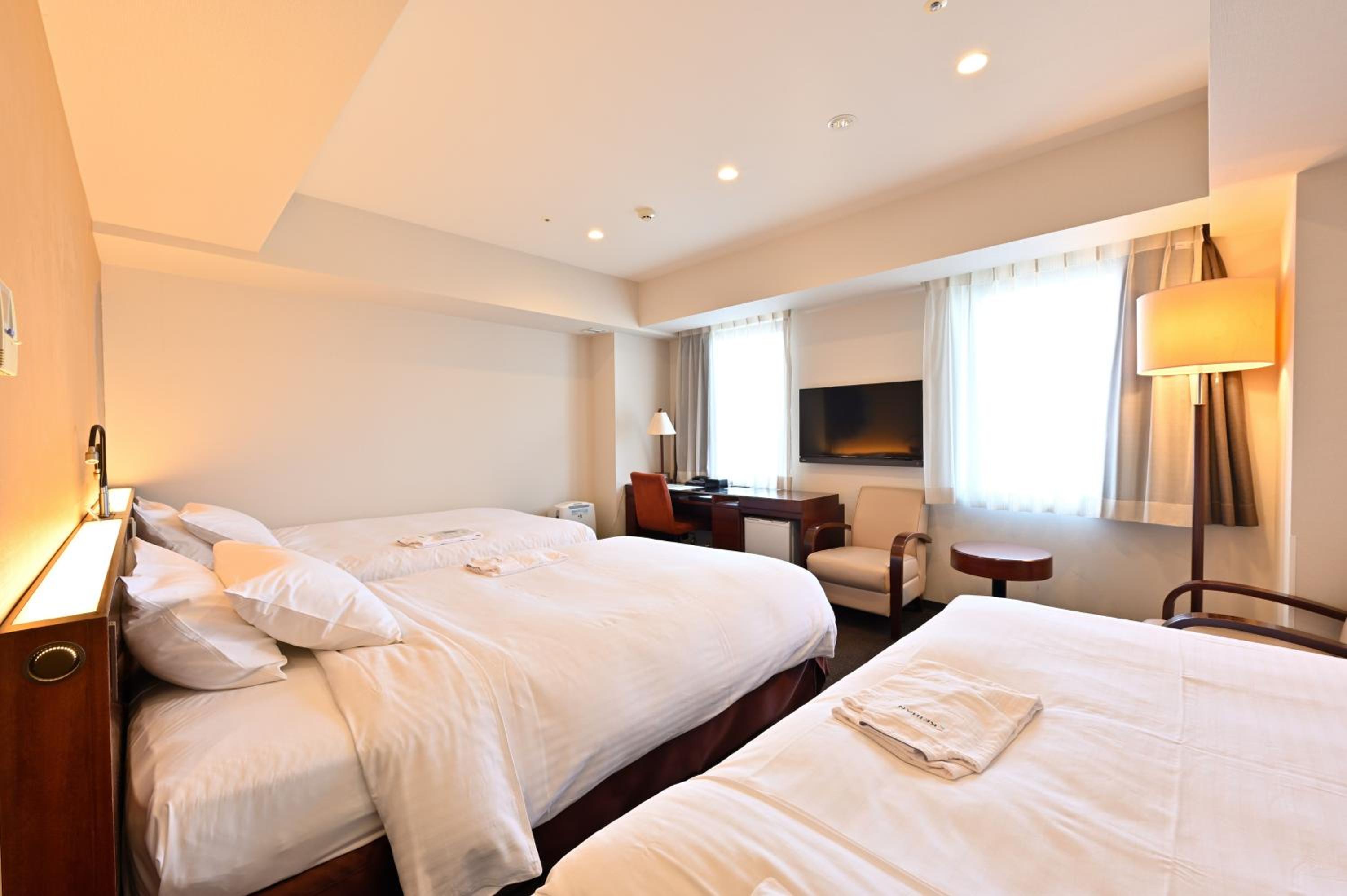 Superior Room - Non-Smoking - Photo 8