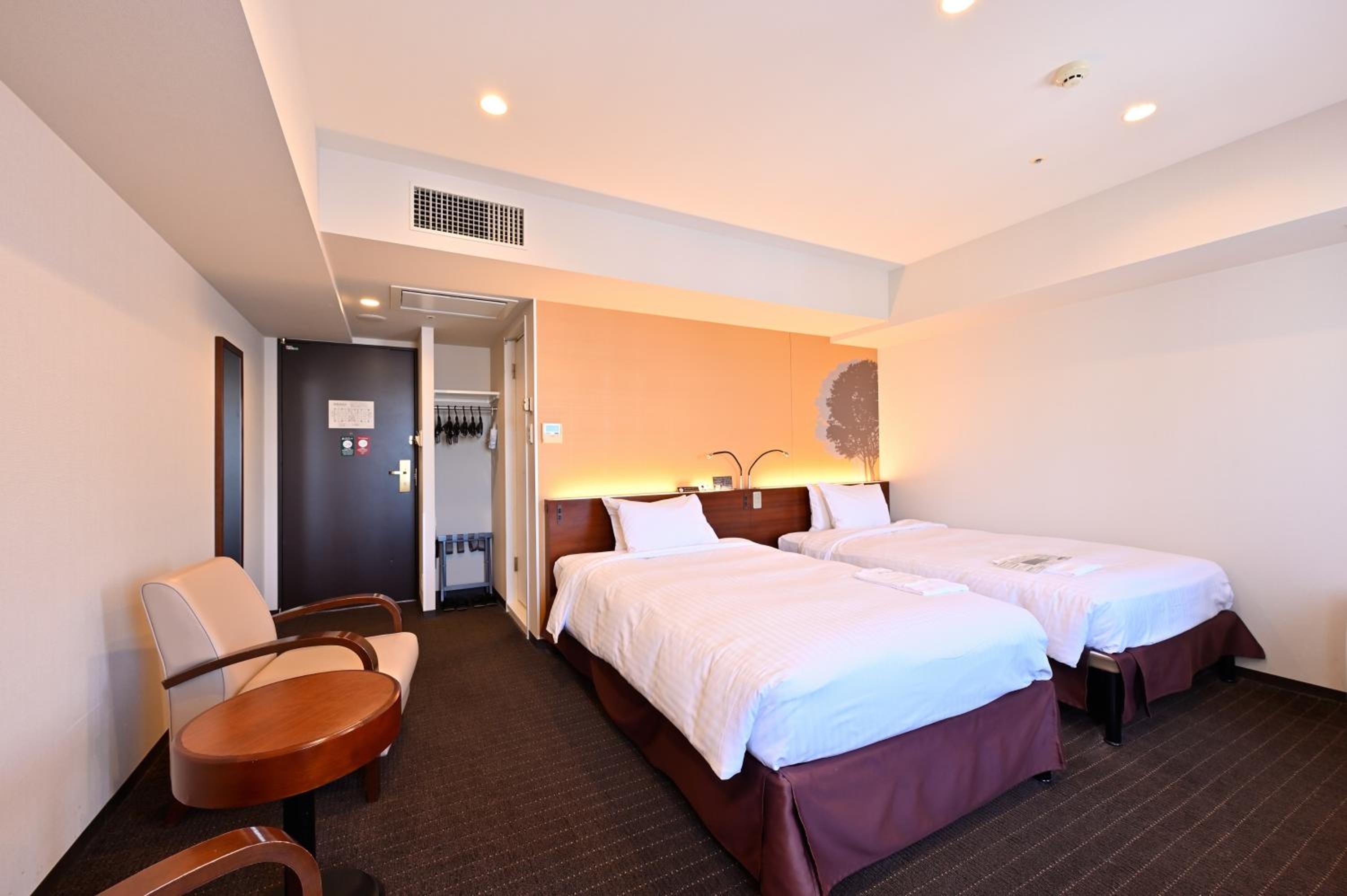 Superior Room - Non-Smoking - Photo 9