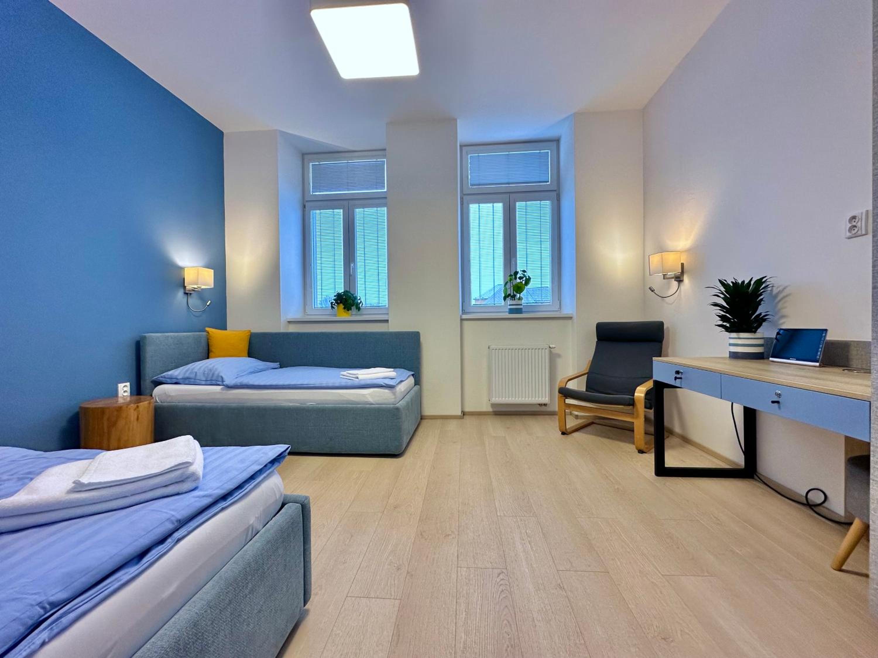 Twin Room with Bathroom - Photo 8