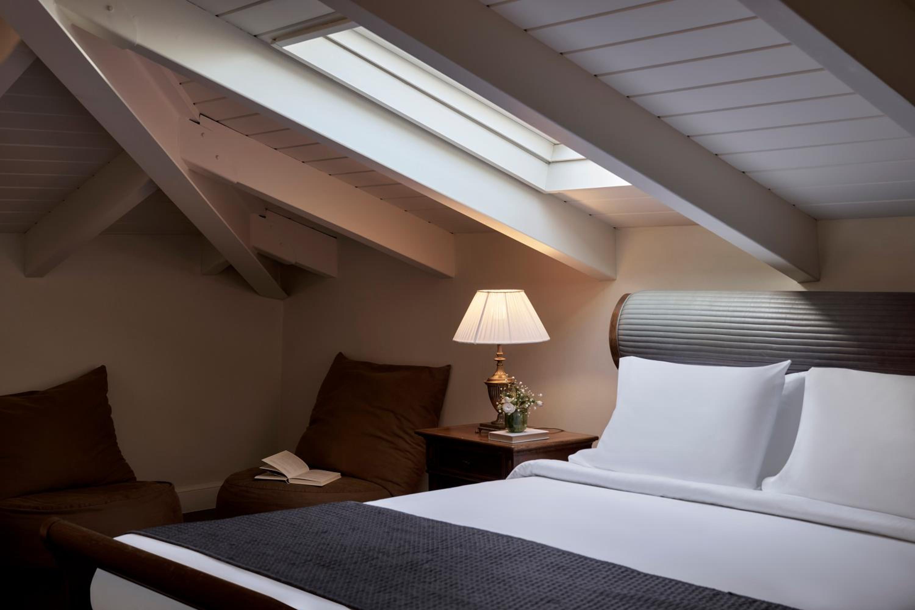 Superior Attic with Balcony photo 2