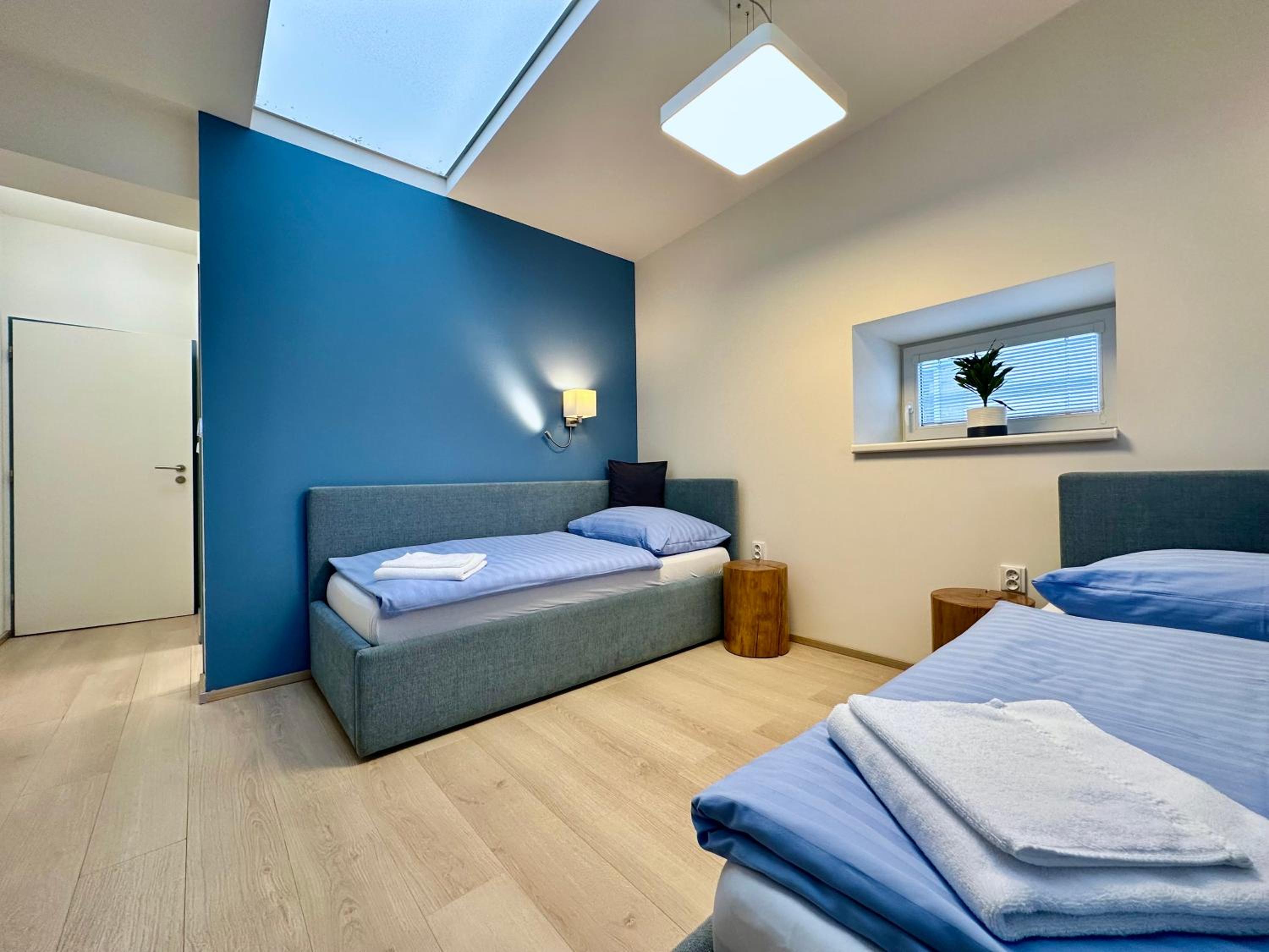 Twin Room with Bathroom - Photo 3