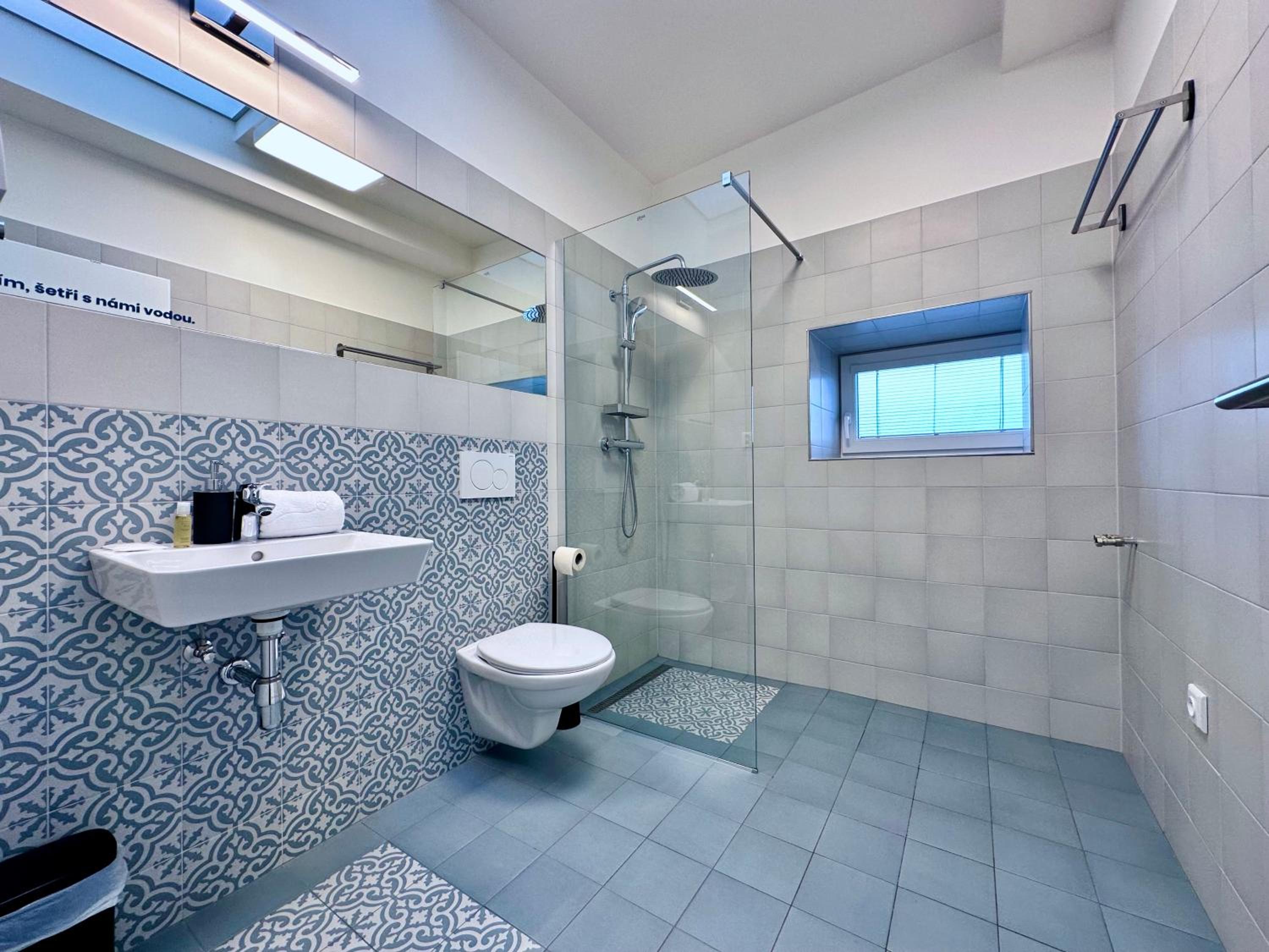 Twin Room with Bathroom - Photo 1