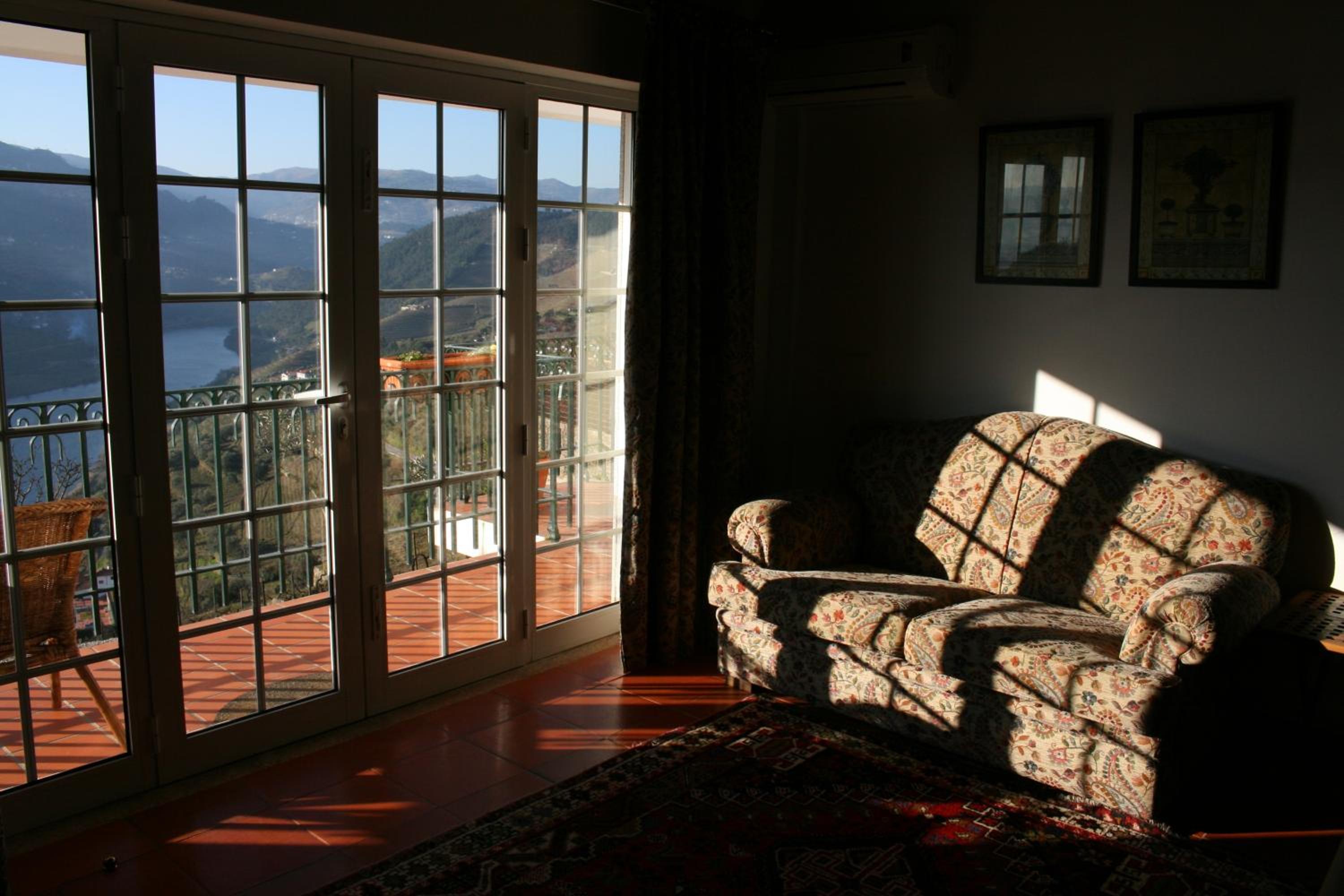 Standard Twin Room with River View photo 2