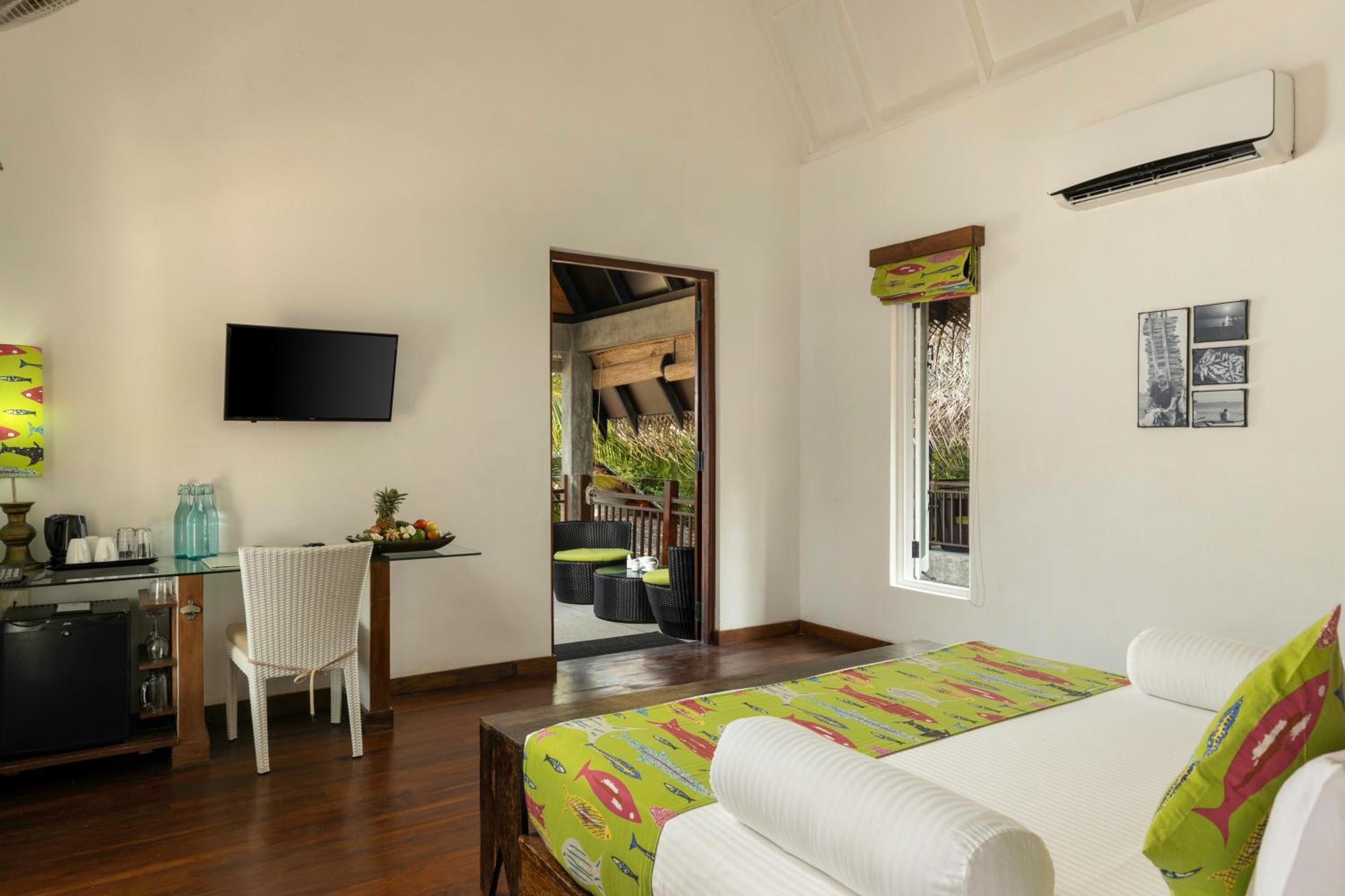 Deluxe Room with a unique Yaara Tea experience and enjoy complimentary access to the Night Club, Karaoke, and Foosball. photo 3