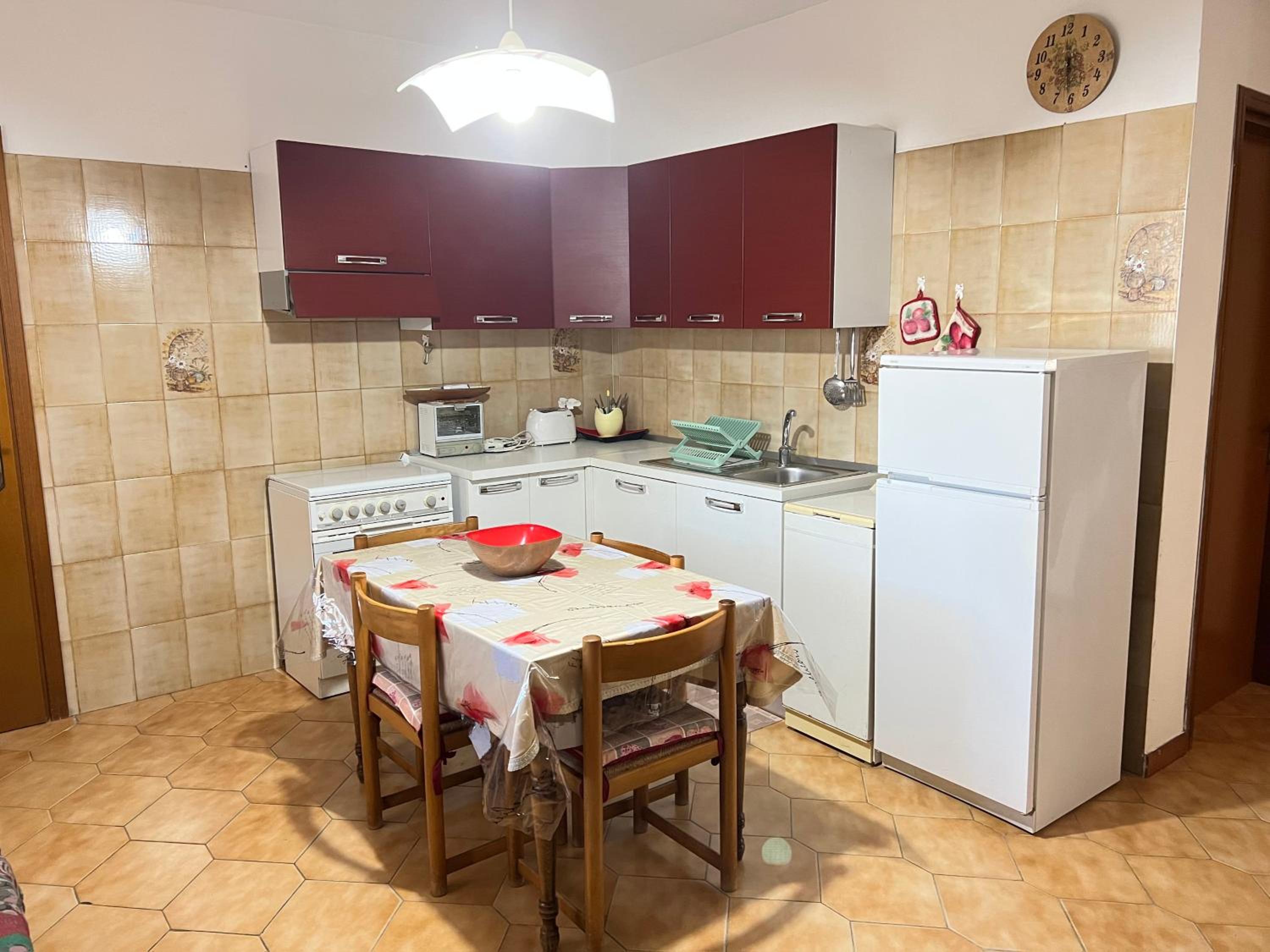 Two-Bedroom Apartment - Photo 9