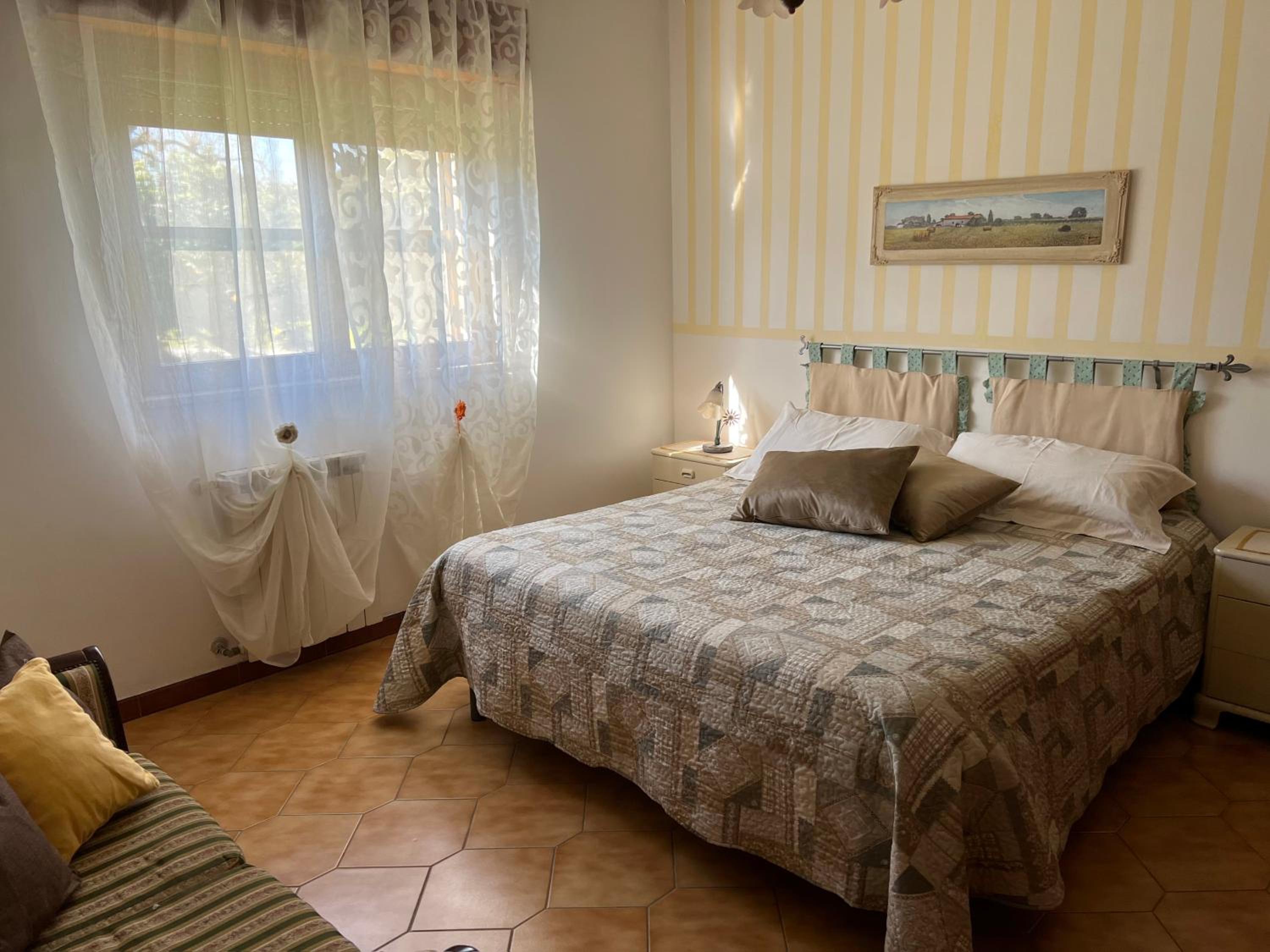 Two-Bedroom Apartment - Photo 11