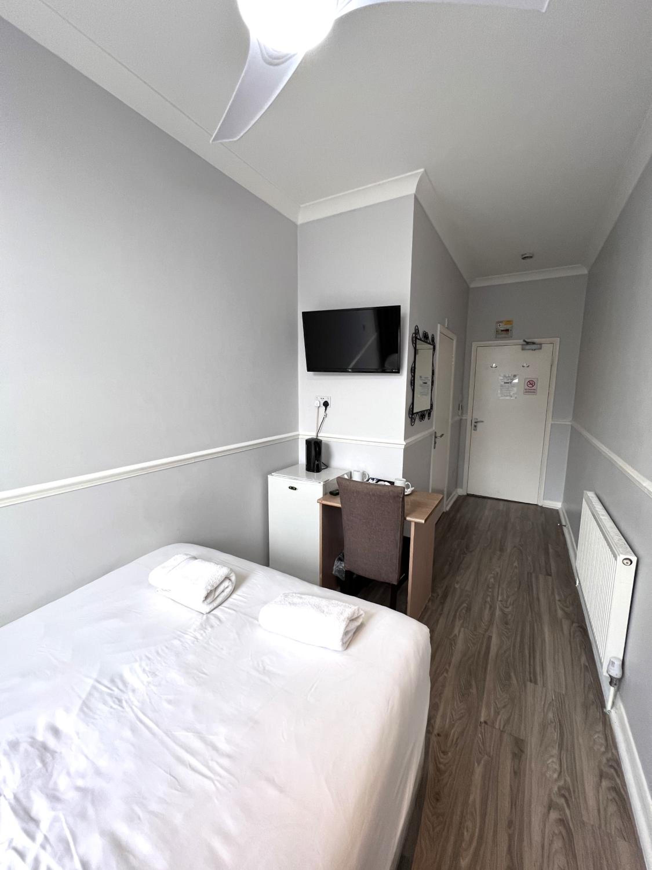 Small Double Room photo 3