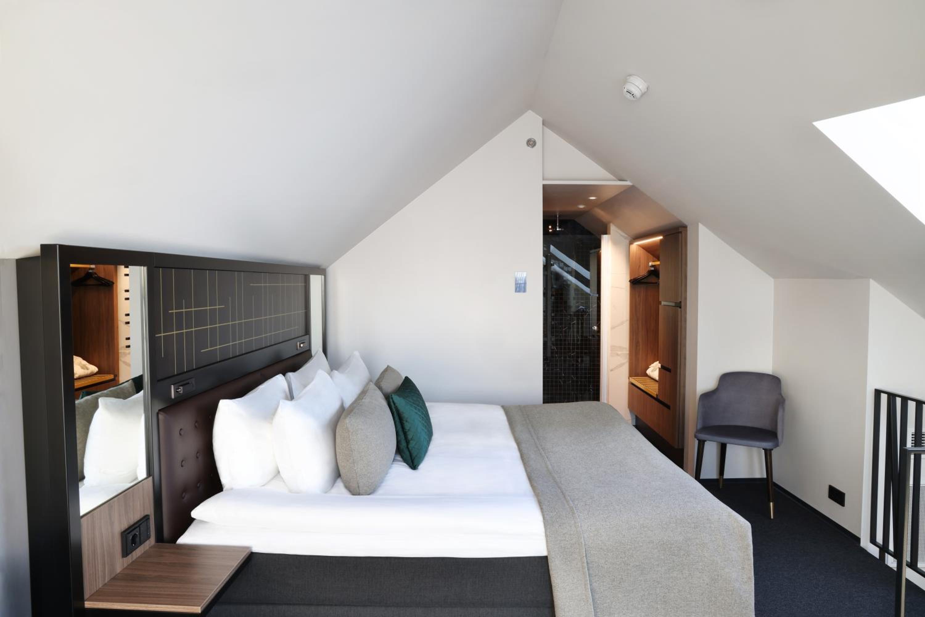 Suite - Photo 6