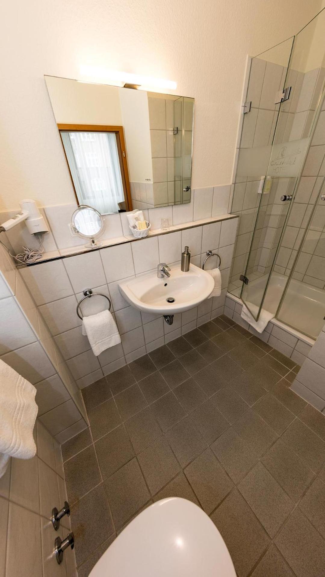 Standard Double Room - Photo 2