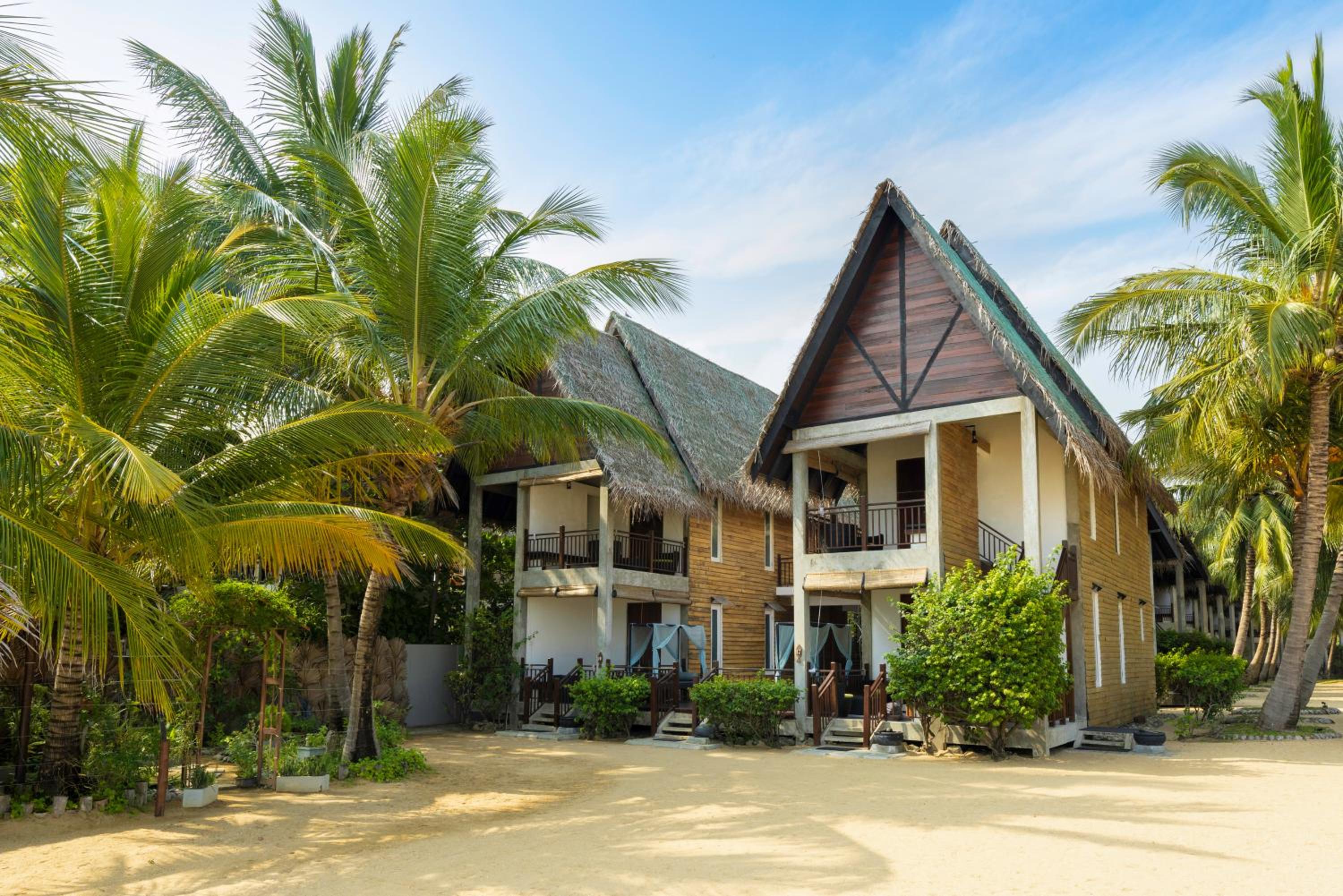 Panoramic Suite with Sea View with Early Check-in / Late Check-out on availability, 10% discount on Additional Food & Beverage and 10% discount on Spa Treatments photo 2