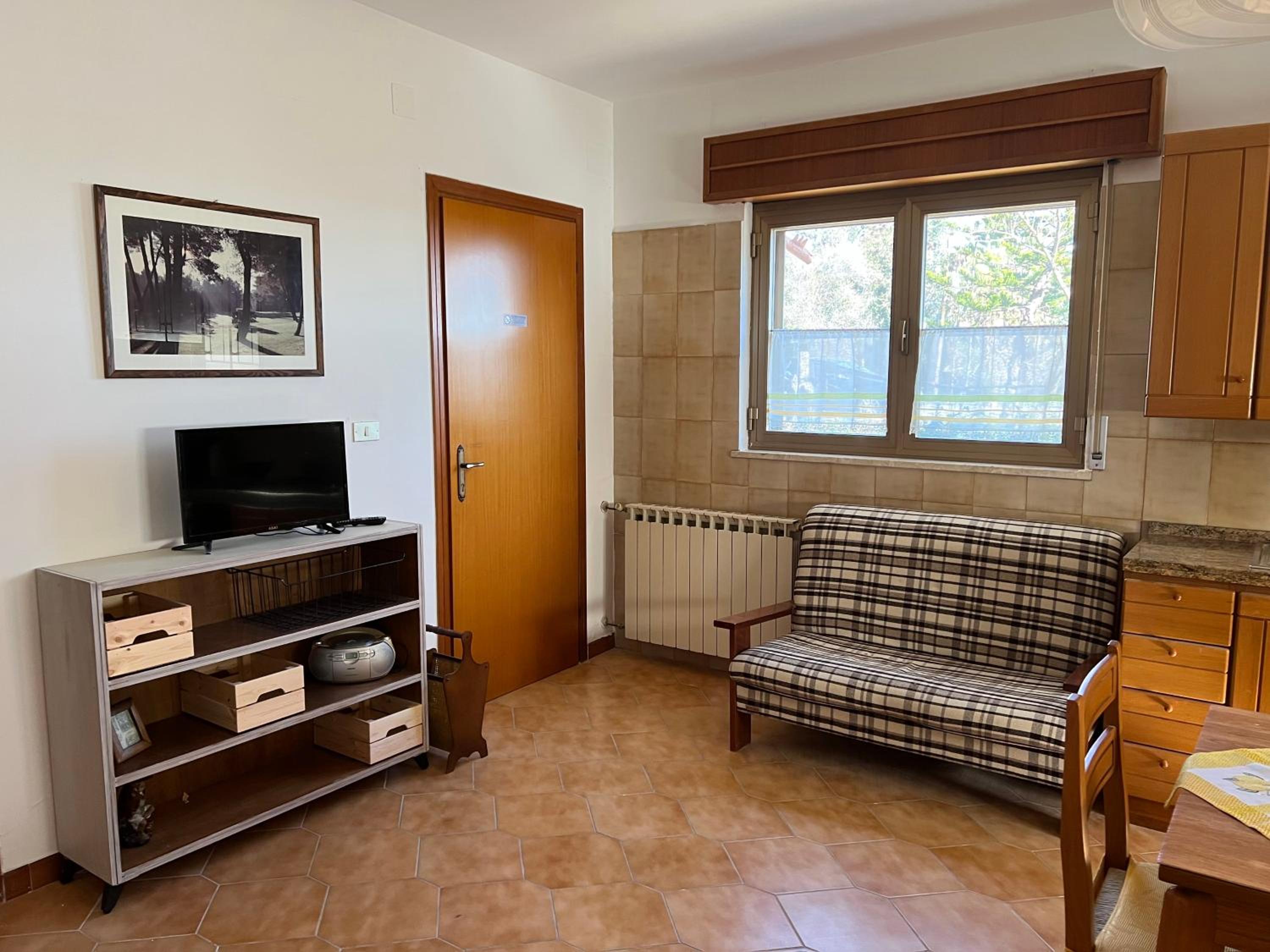 One-Bedroom Apartment photo 1