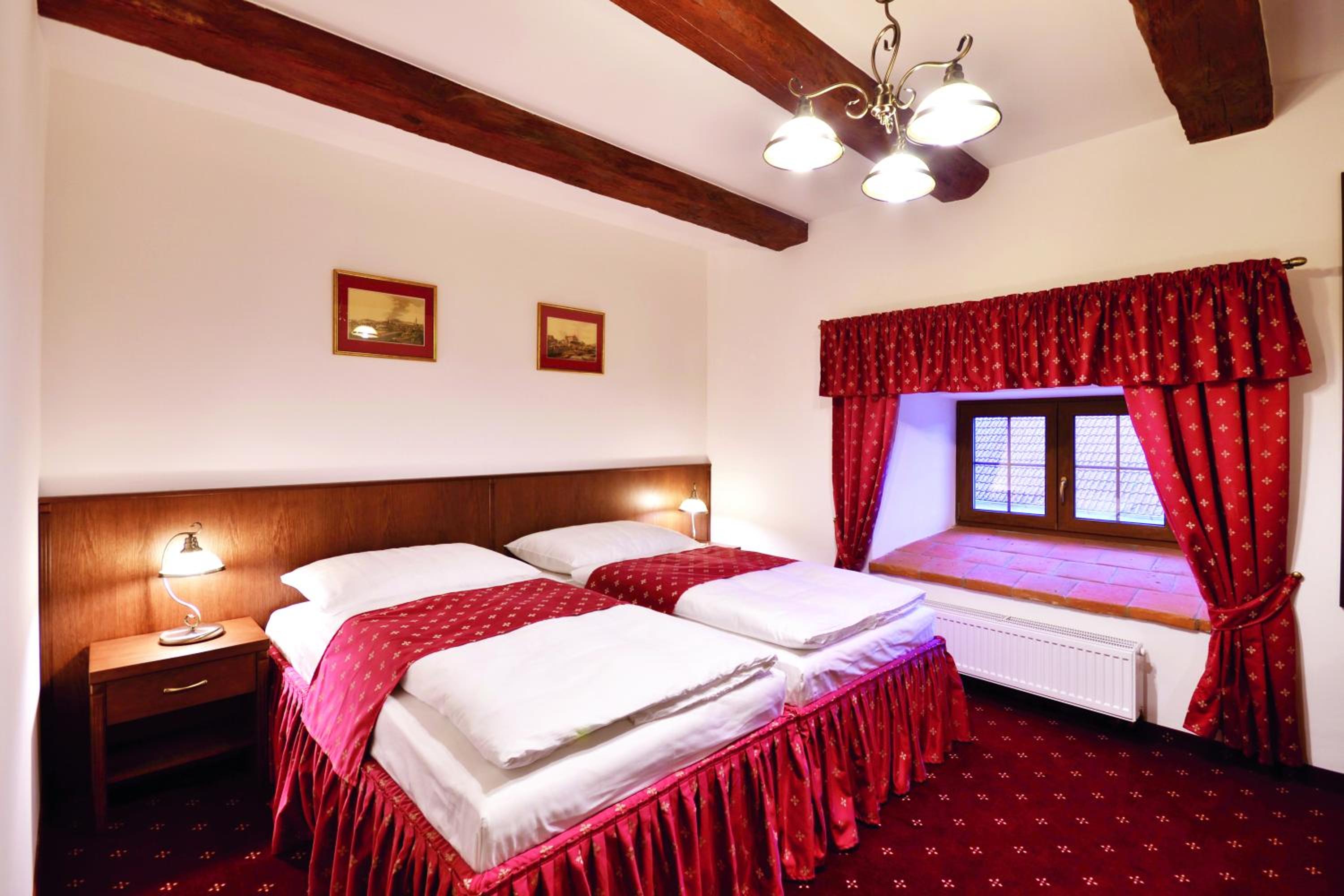 Double or Twin Room with Private Bathroom - Photo 1
