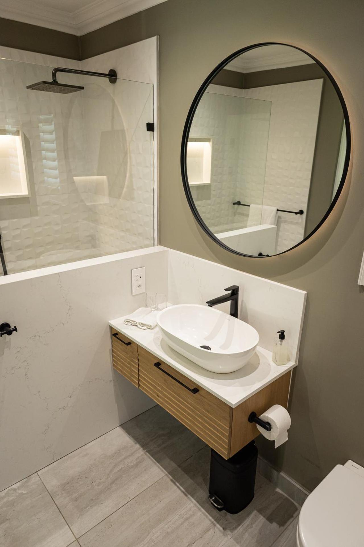 Deluxe King Room photo 2