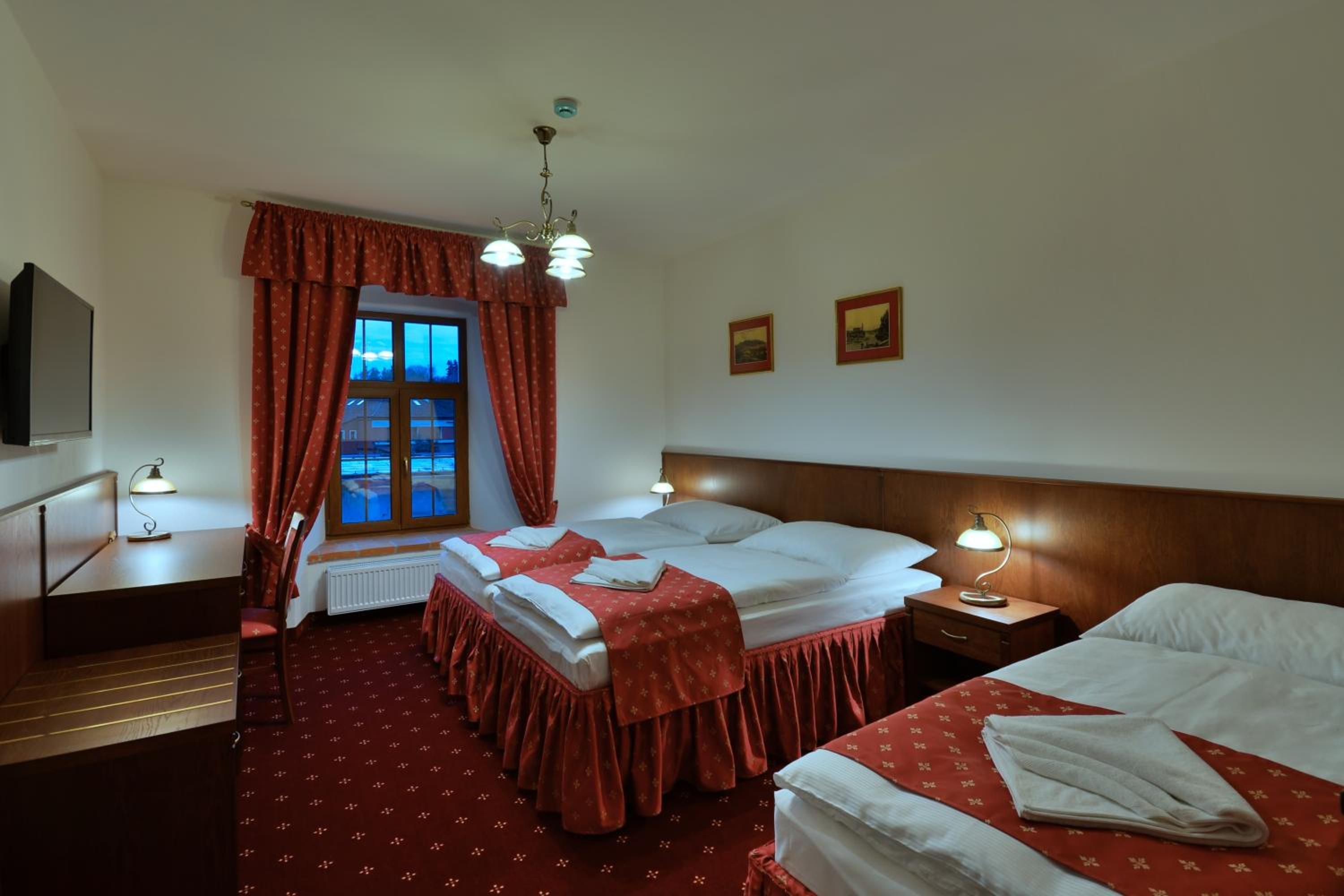 Triple Room with Bathroom - Photo 1