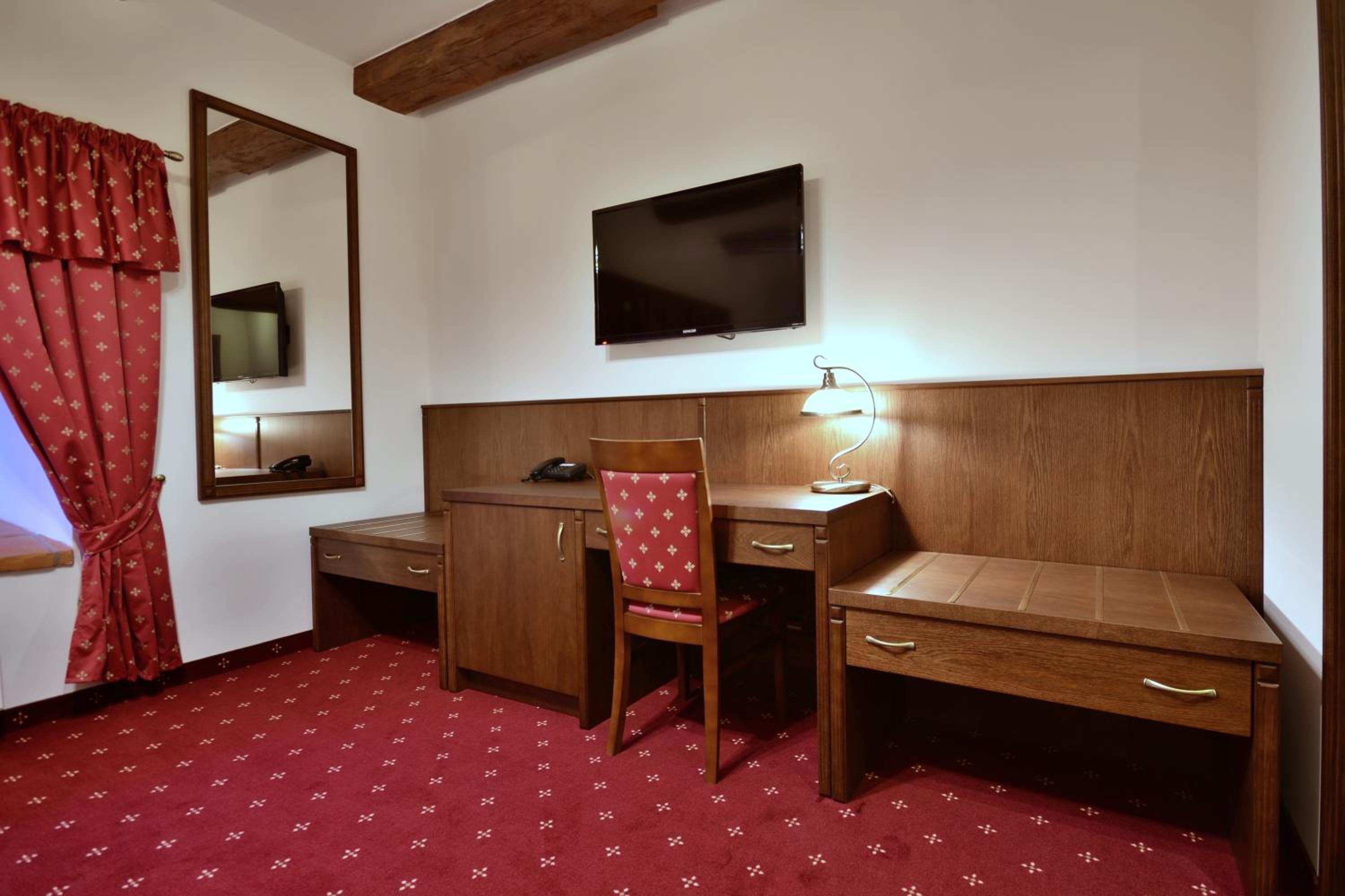 Double or Twin Room with Private Bathroom - Photo 3
