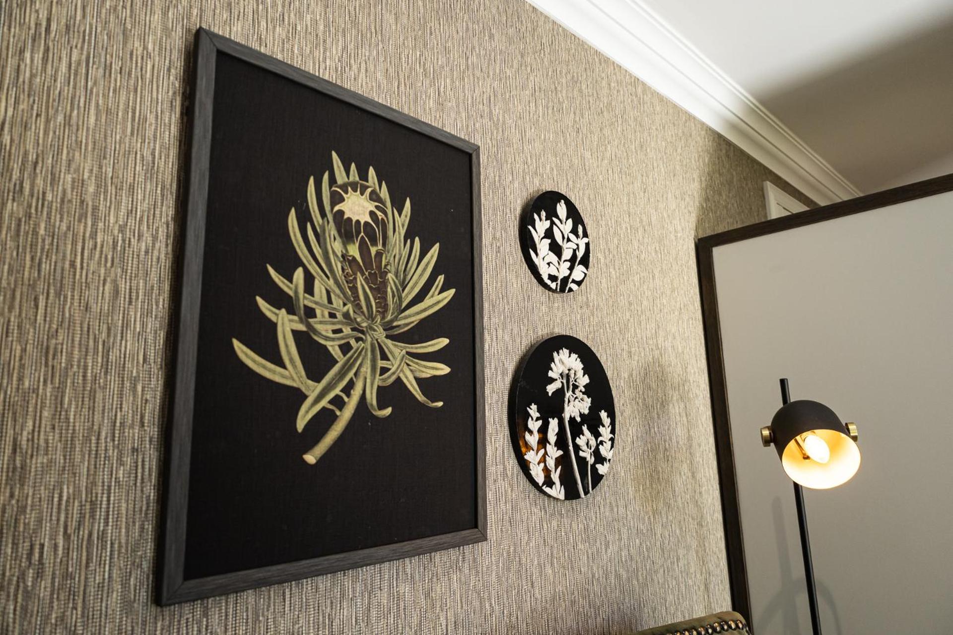 Deluxe Queen Room - Photo 6