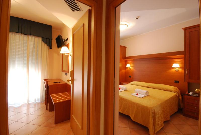 Quadruple Room With Balcony photo 3
