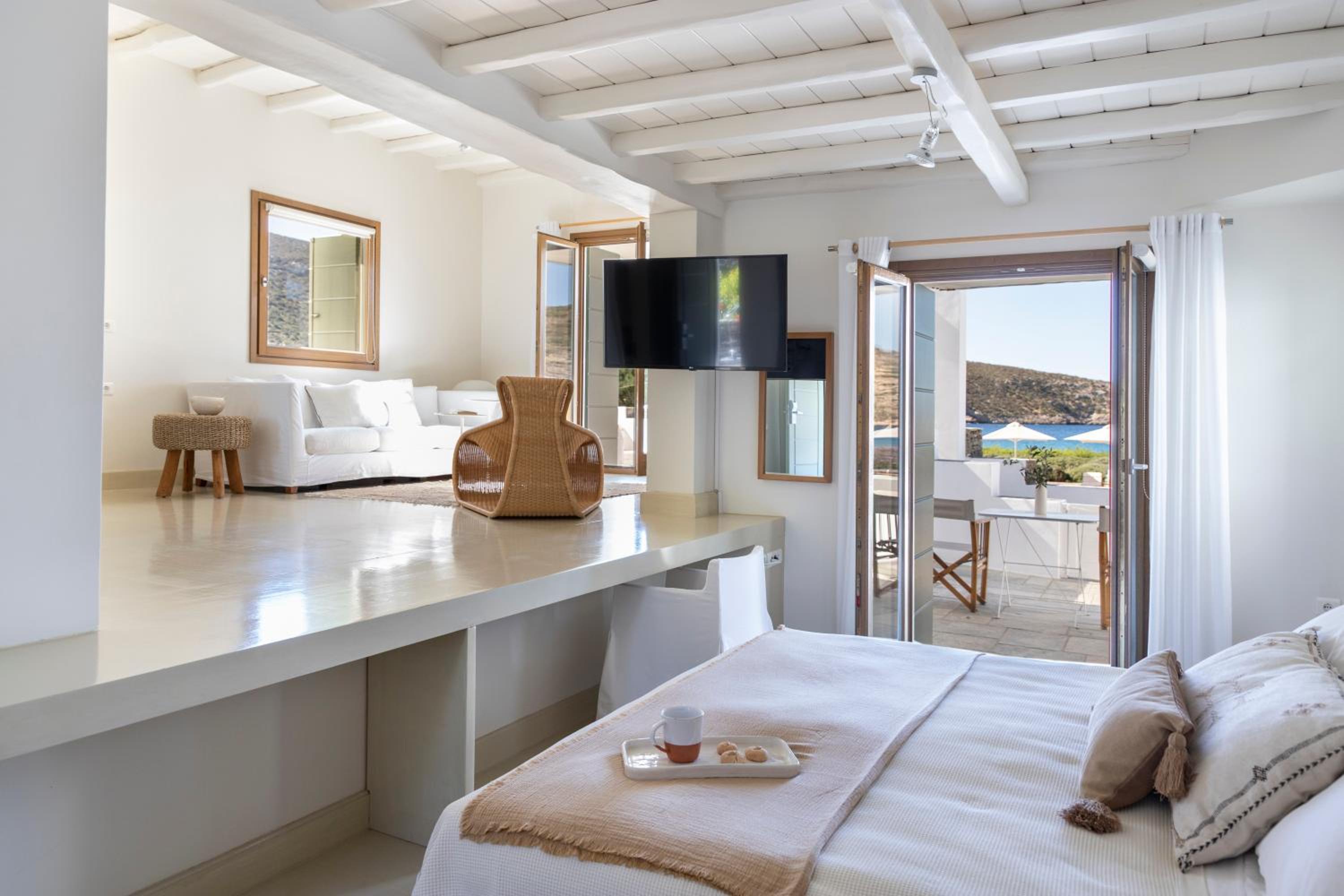 Suite with Sea View - Photo 7