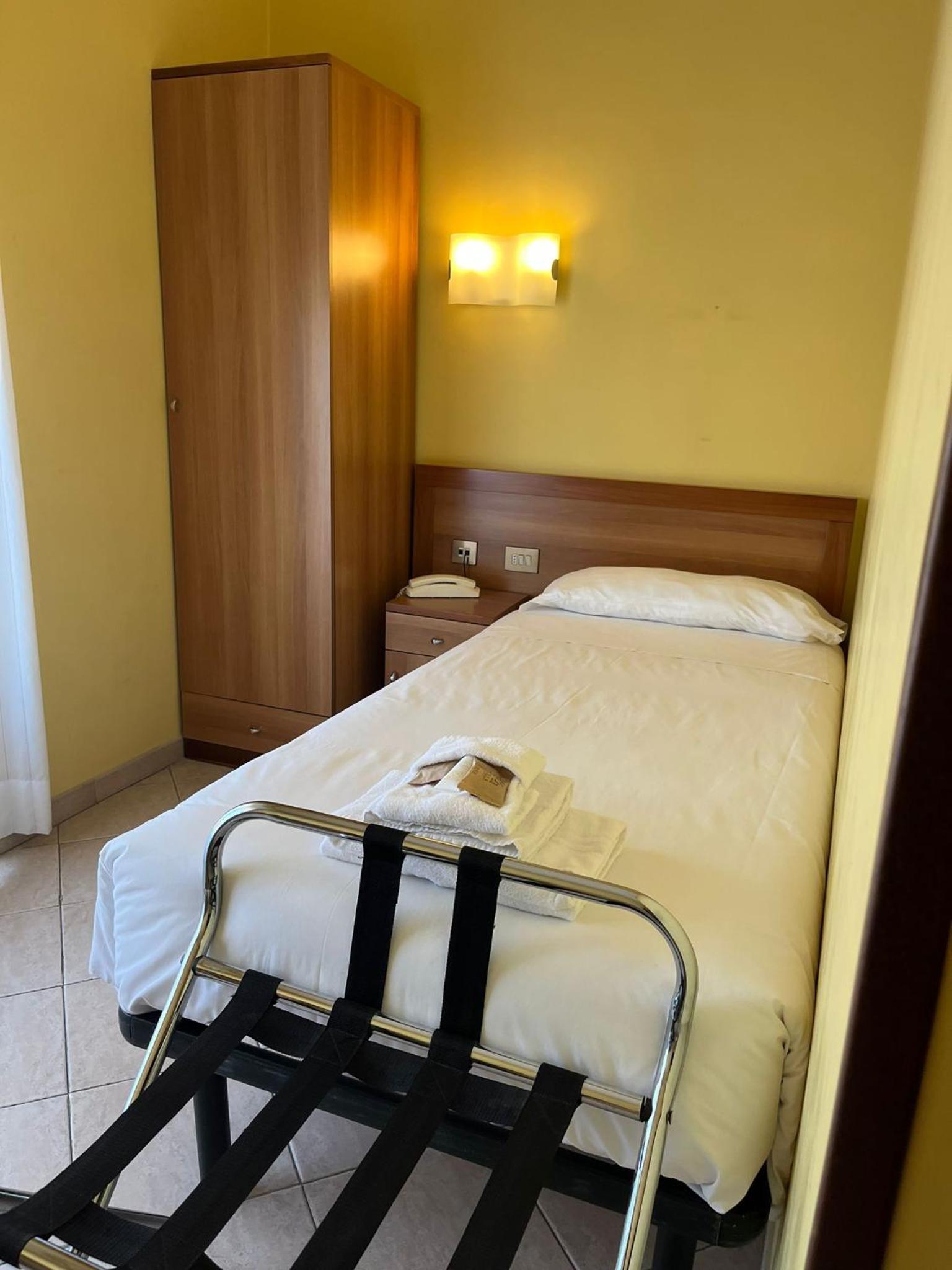 Single Room photo 2