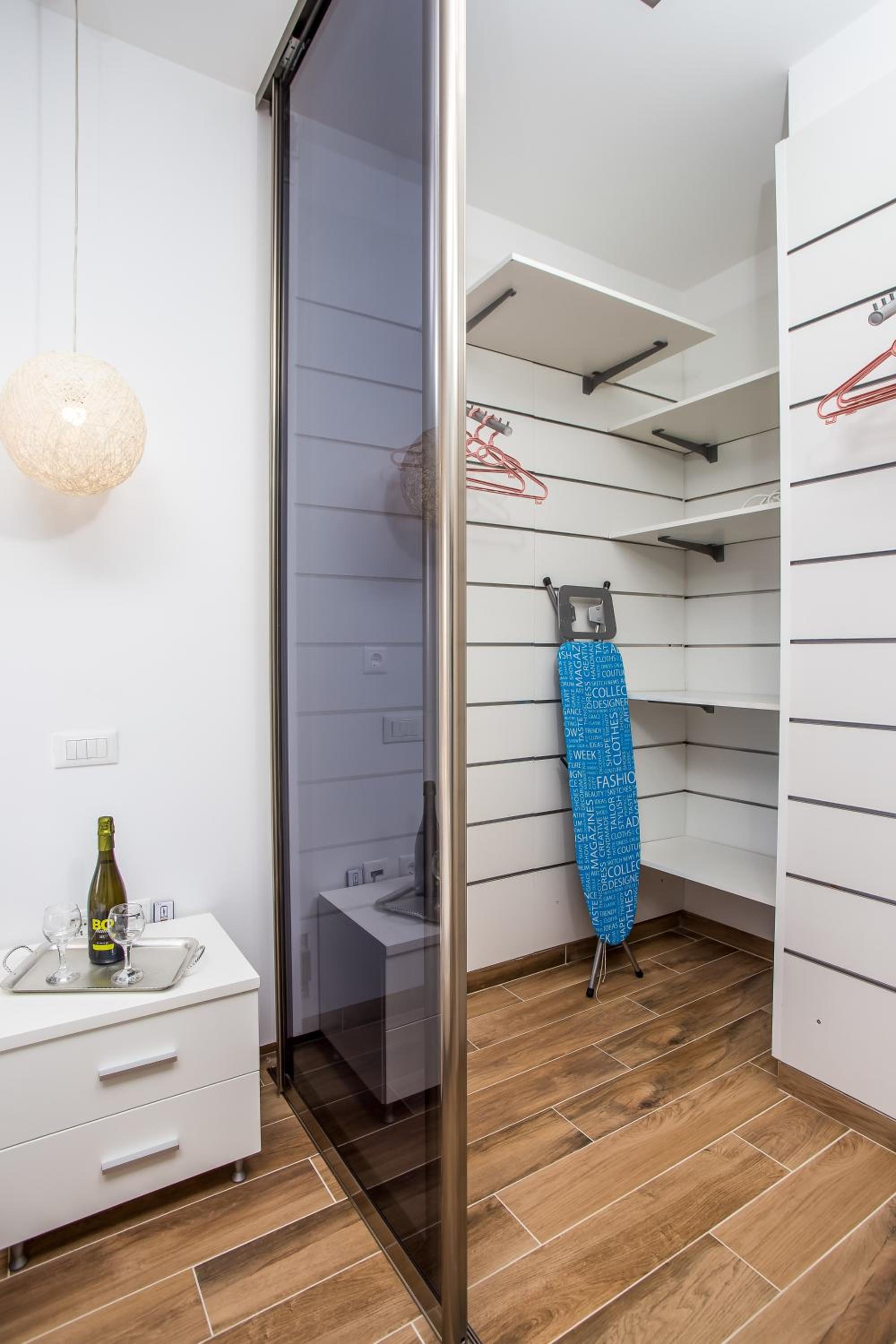 One-Bedroom Apartment - Photo 26