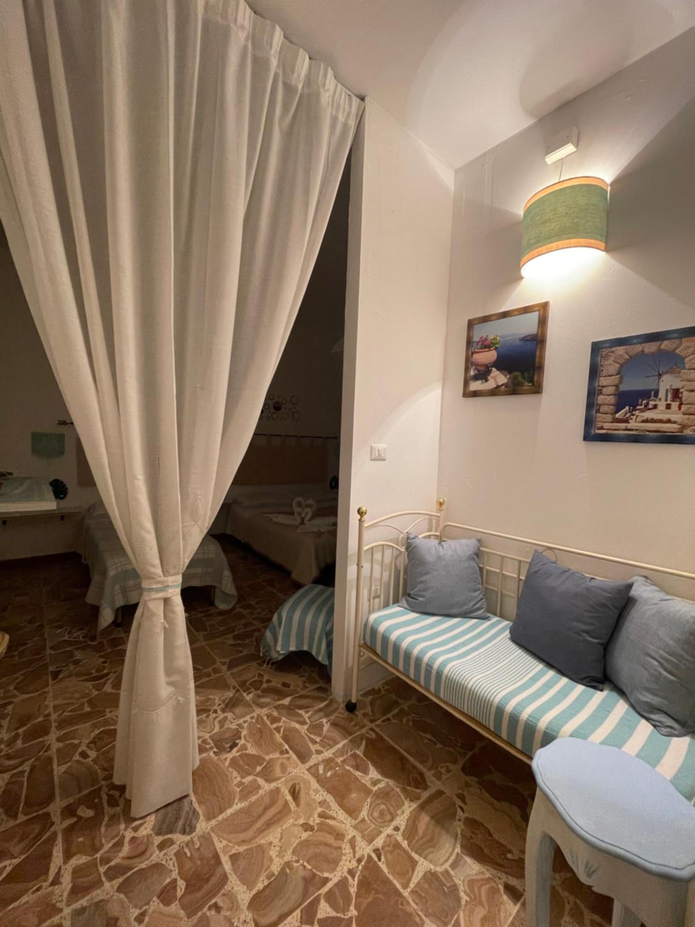Deluxe Suite - Photo 6