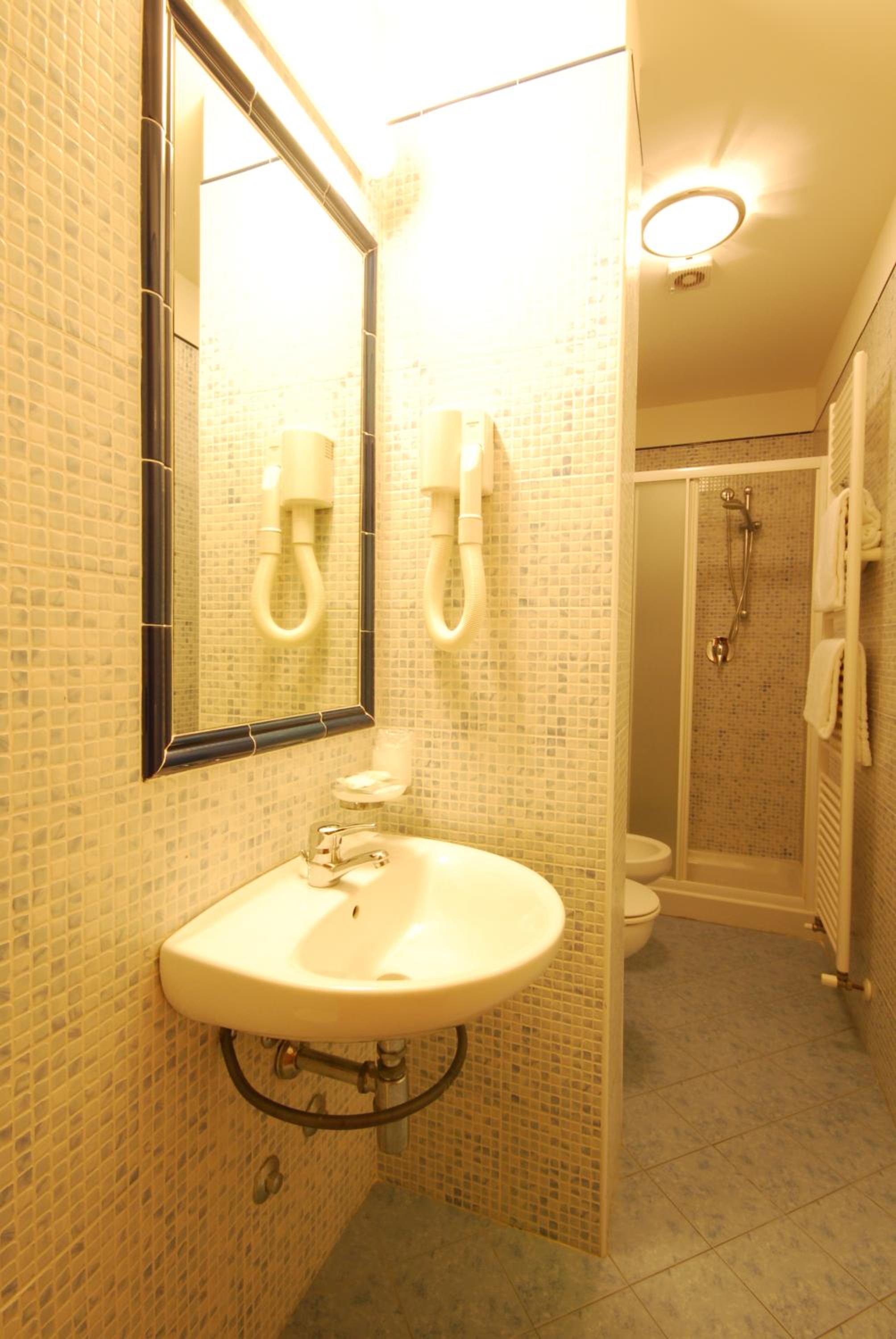Double Or Twin Room With Balcony photo 2