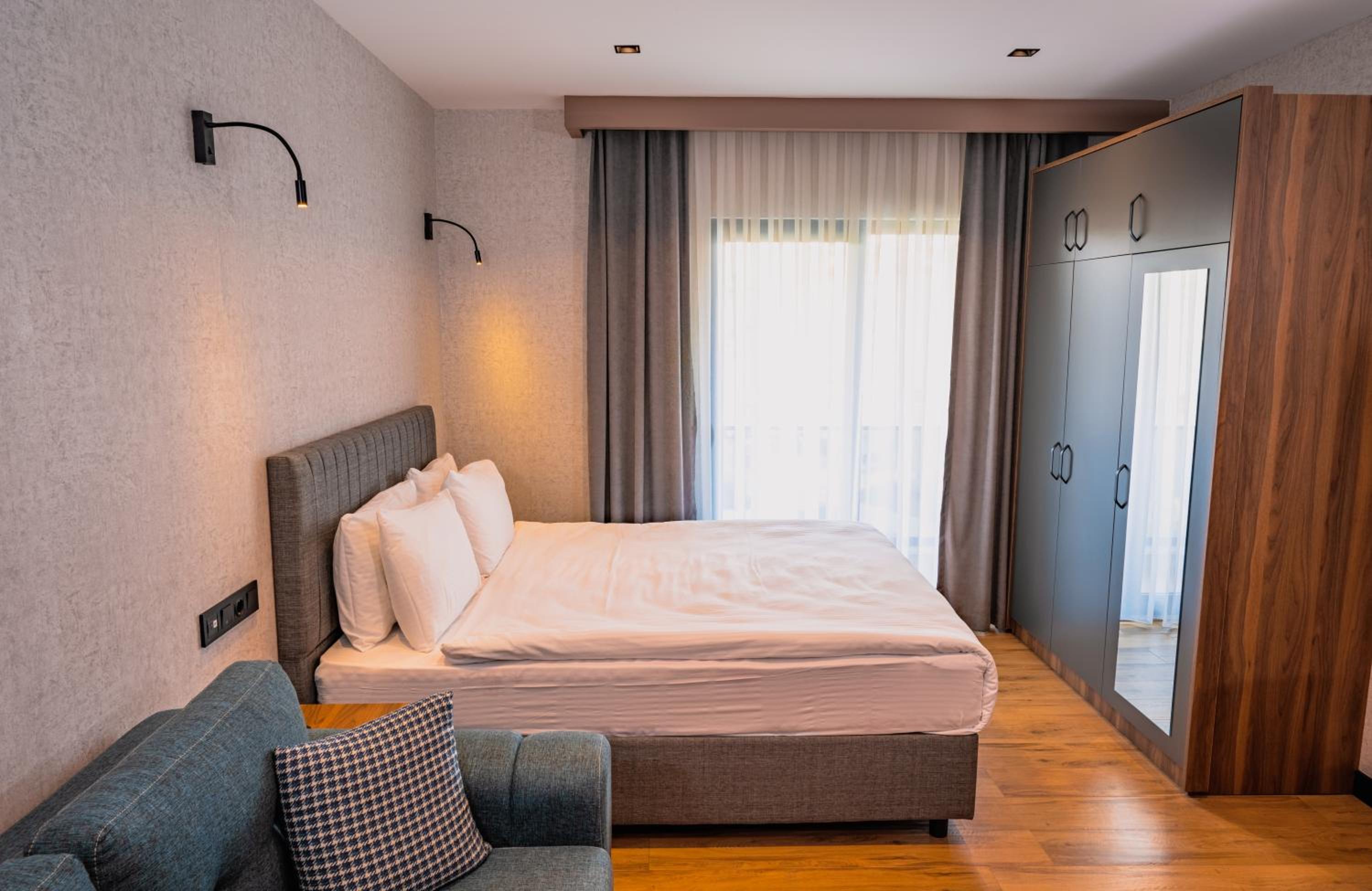 Deluxe Single Room with Balcony photo 2