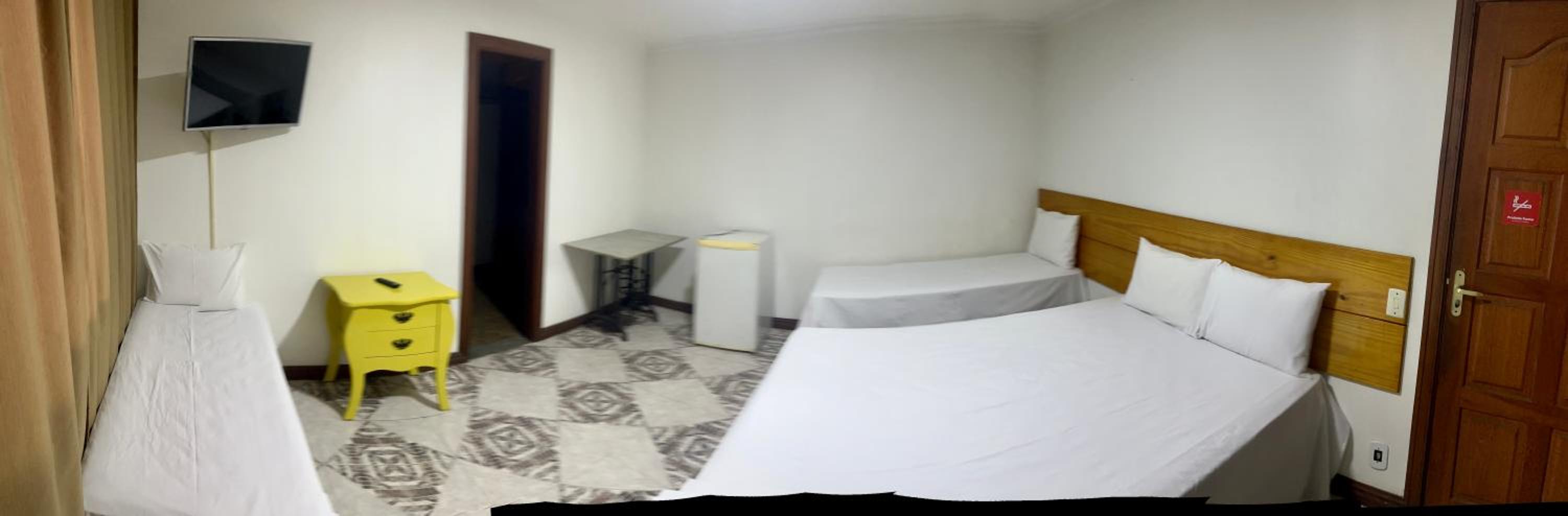 Quadruple Room - Photo 7