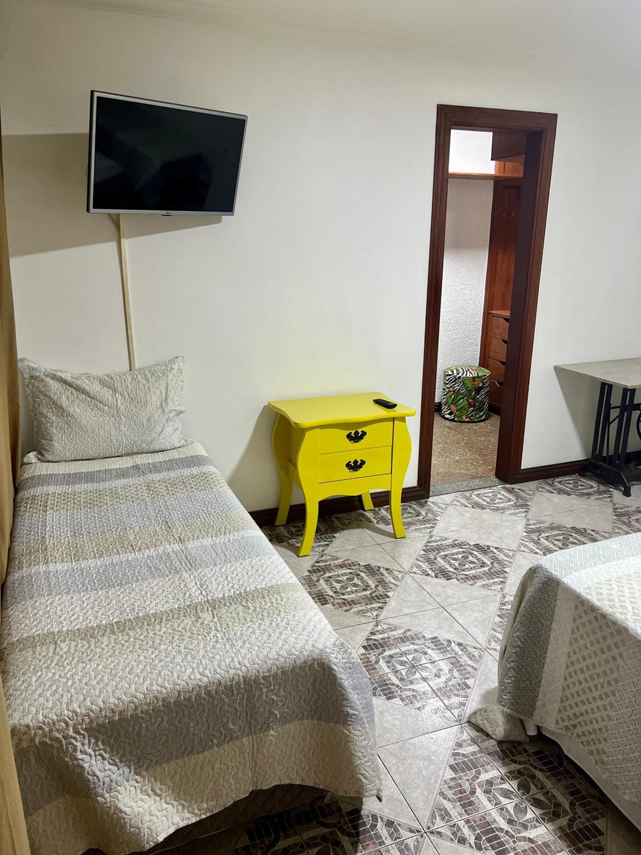 Quadruple Room - Photo 6