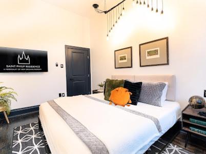 Two-Bedroom Deluxe Apartment with Balcony