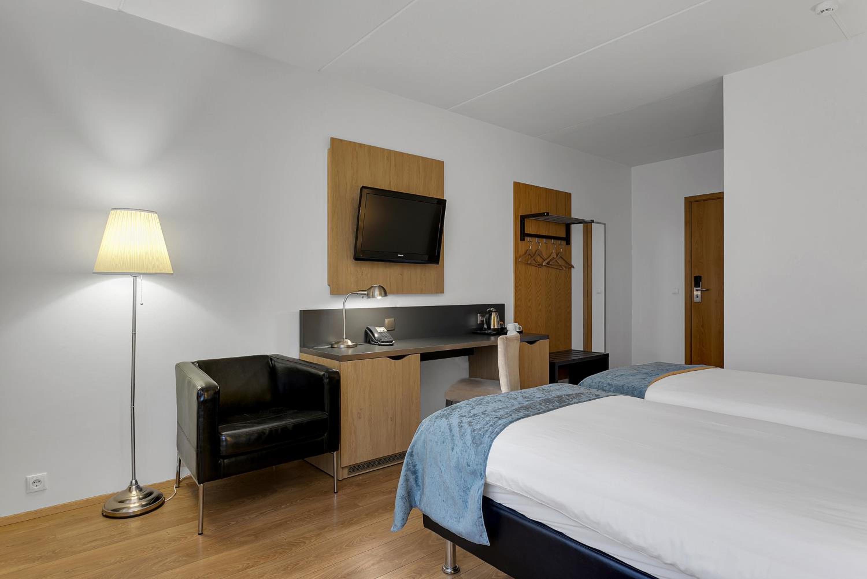 Double or Twin Room photo 3