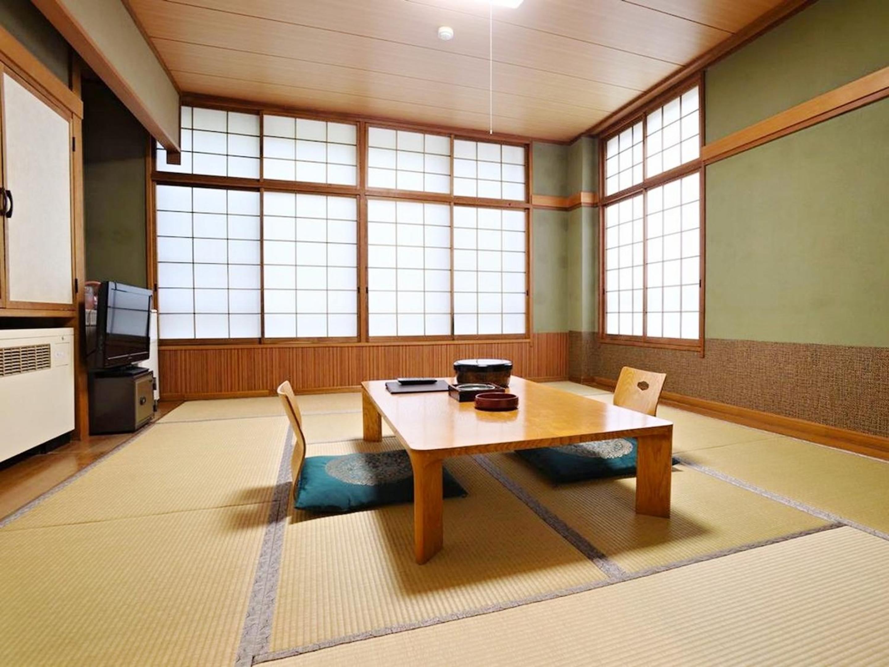 Japanese-Style Room
