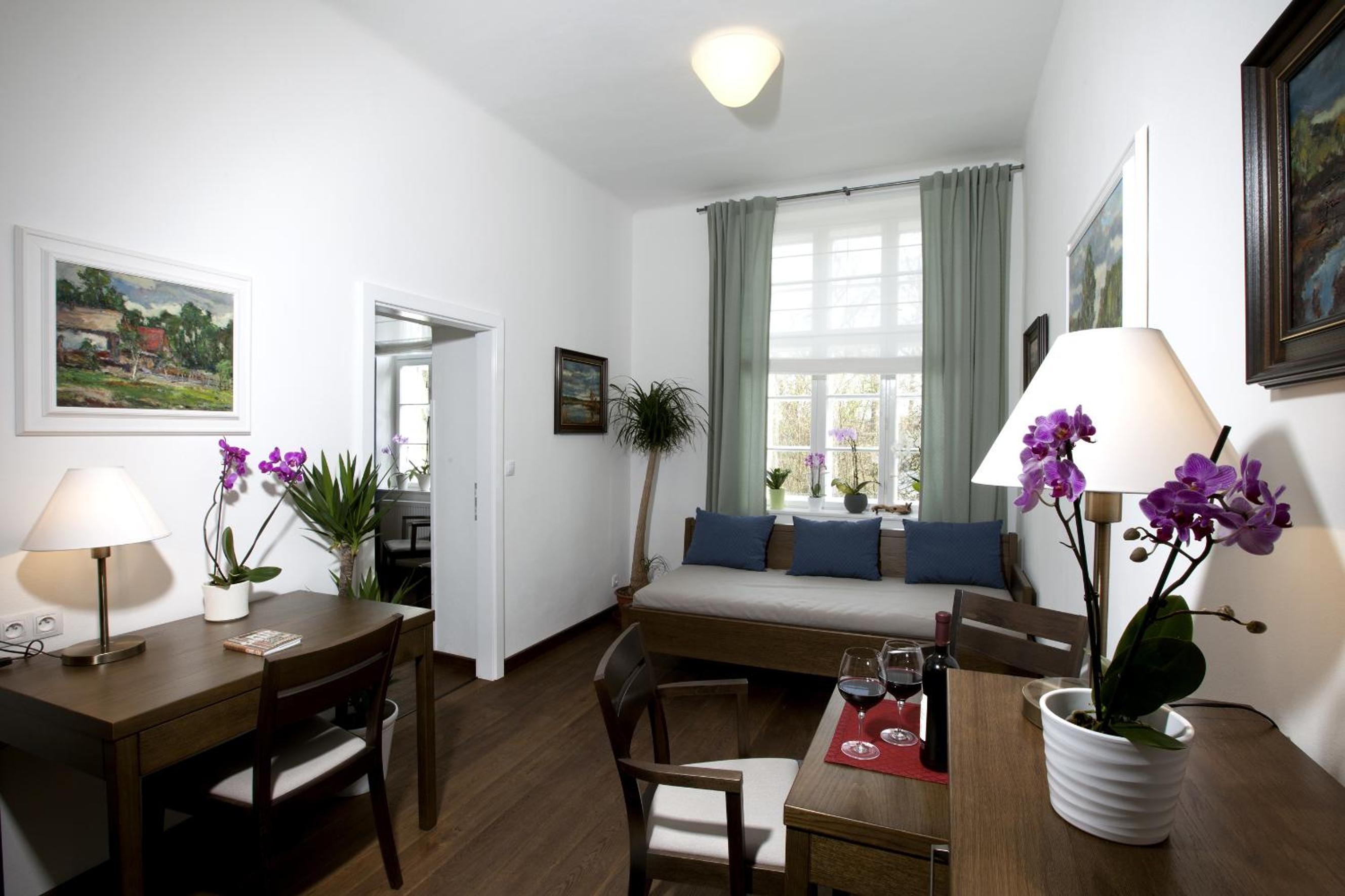 Deluxe Two-Bedroom Apartment (5 Adults) photo 2