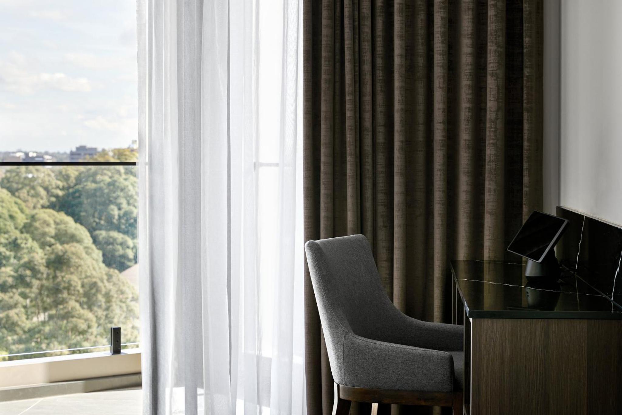 2 Double Beds Premium Park View