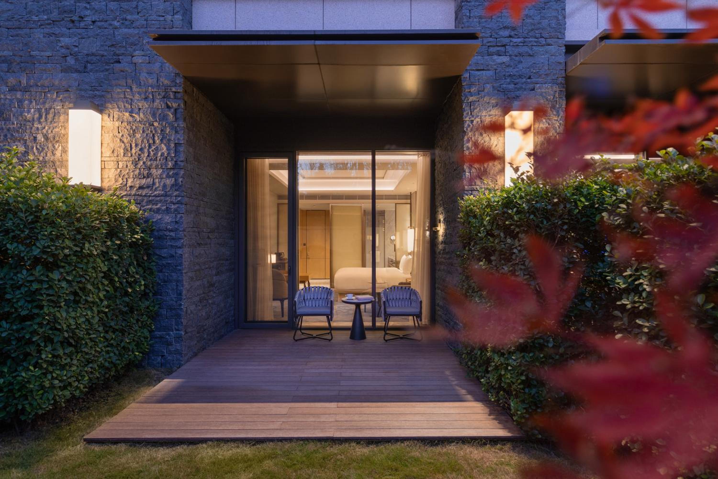 Premium Room with Garden - Photo 13