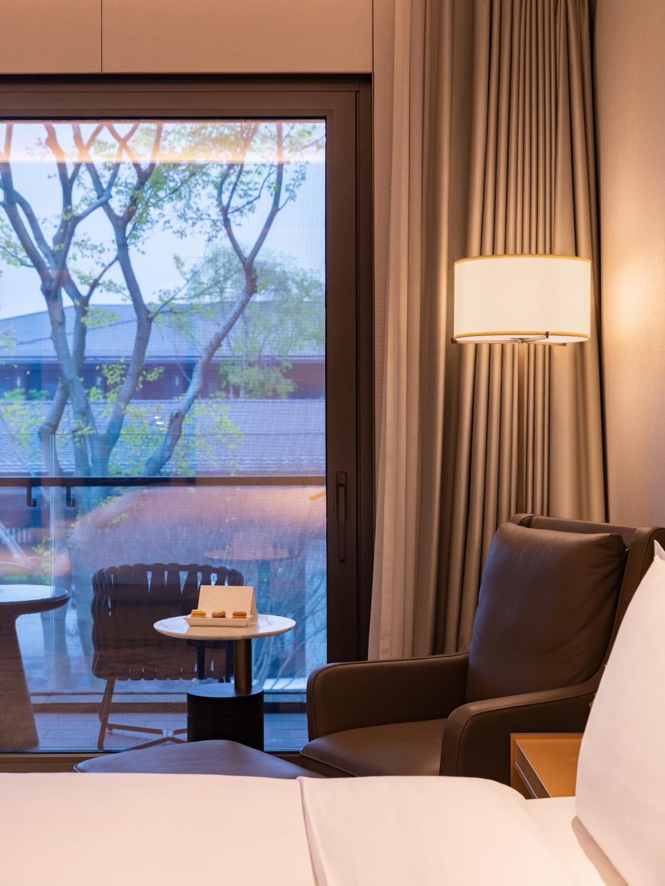Classic Room with Balcony - Photo 2