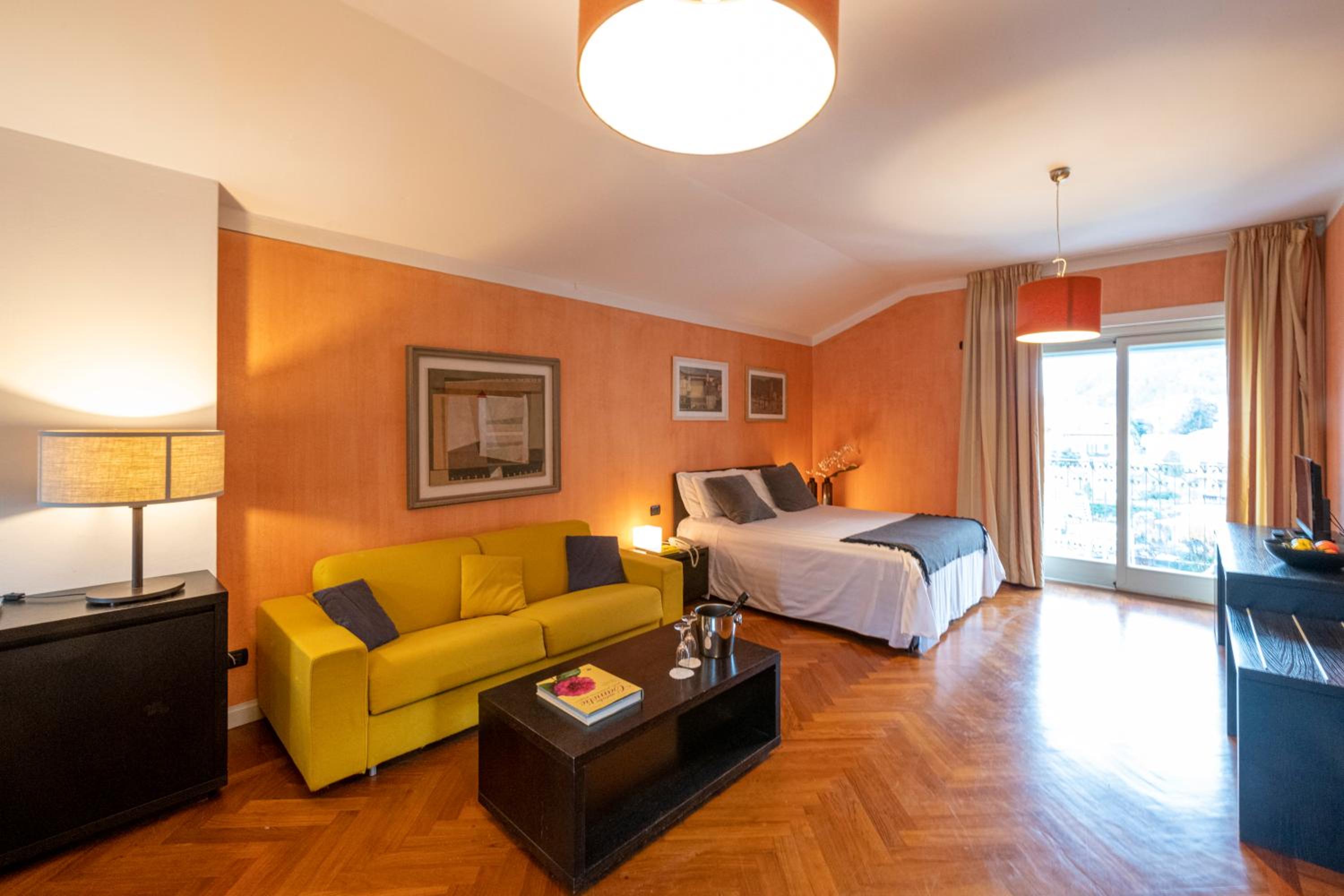Deluxe Double or Twin Room photo 1