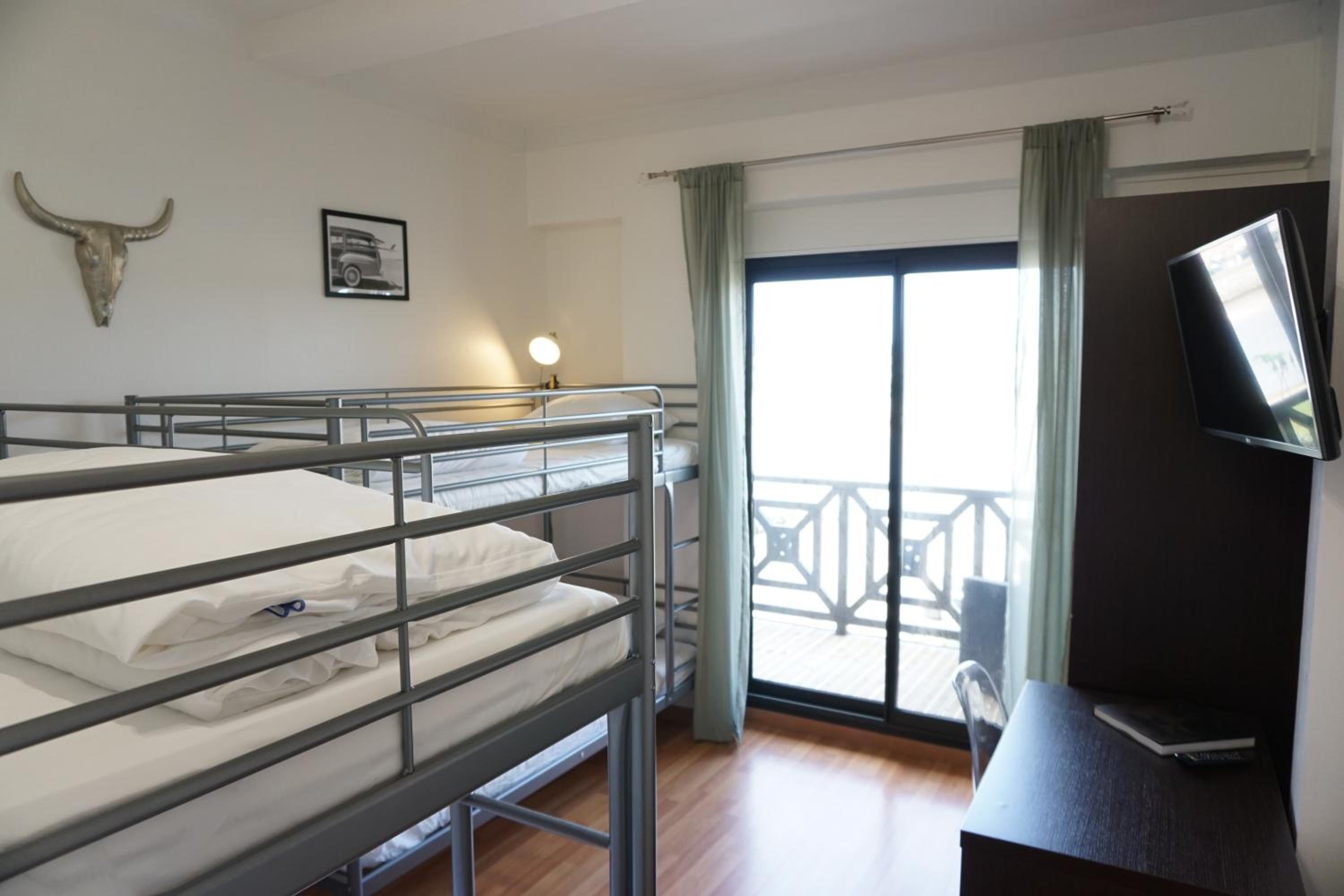 Bed in 4-Bed Mixed Dormitory Room photo 2