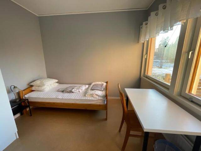 Single Room with Shared Bathroom photo 2