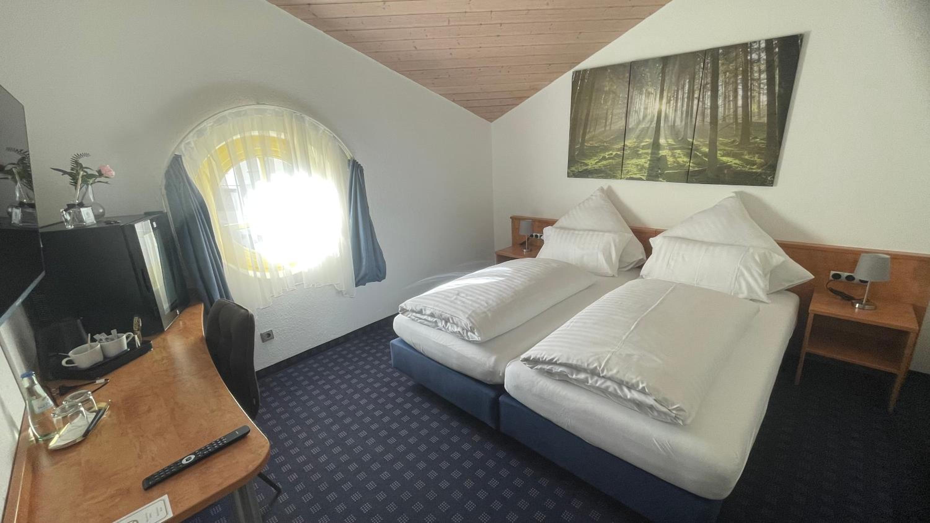 Economy Double Room photo 2