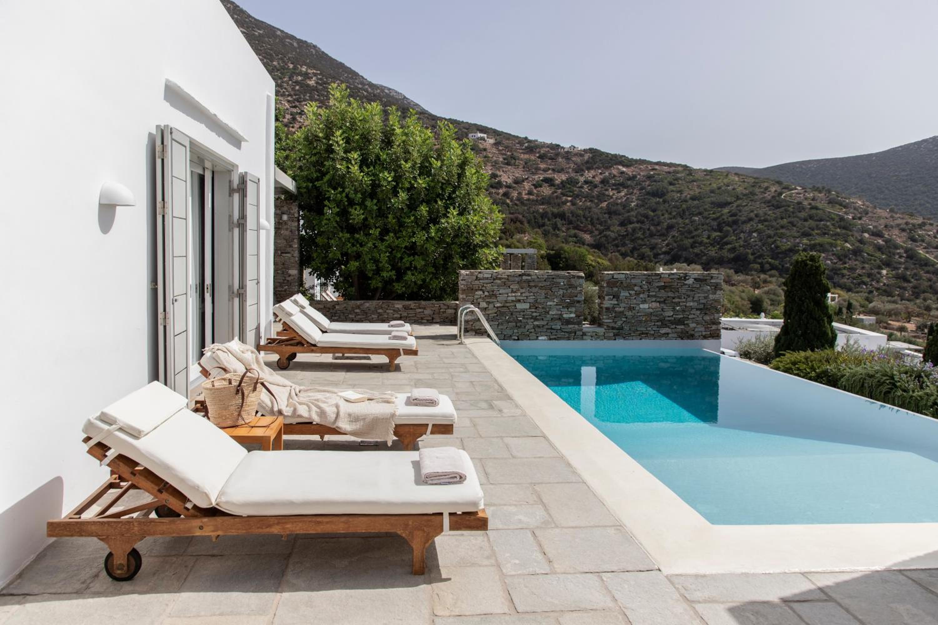 Executive Villa with Private Pool - Photo 9