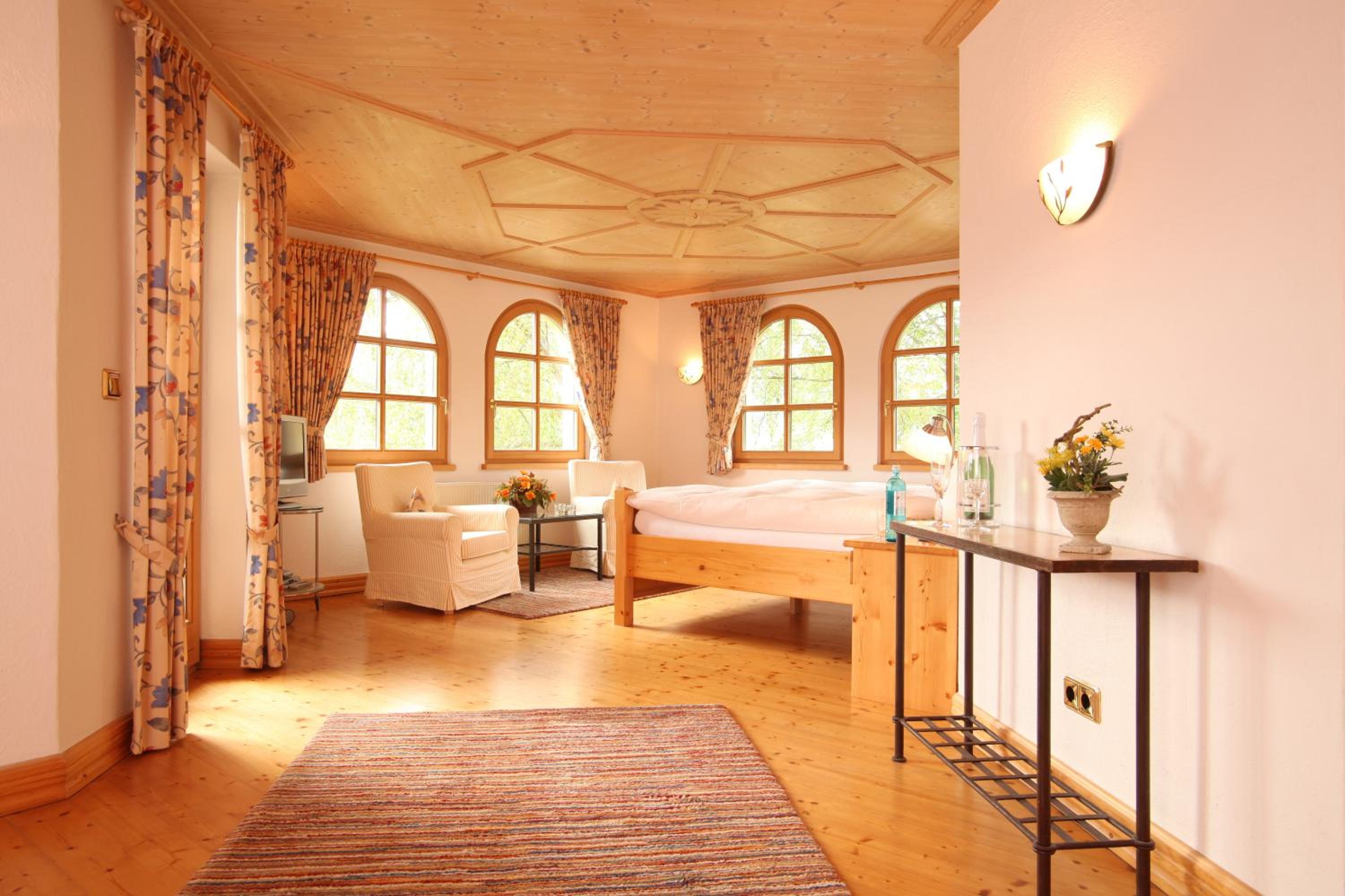 Double Room with Garden View - Photo 2