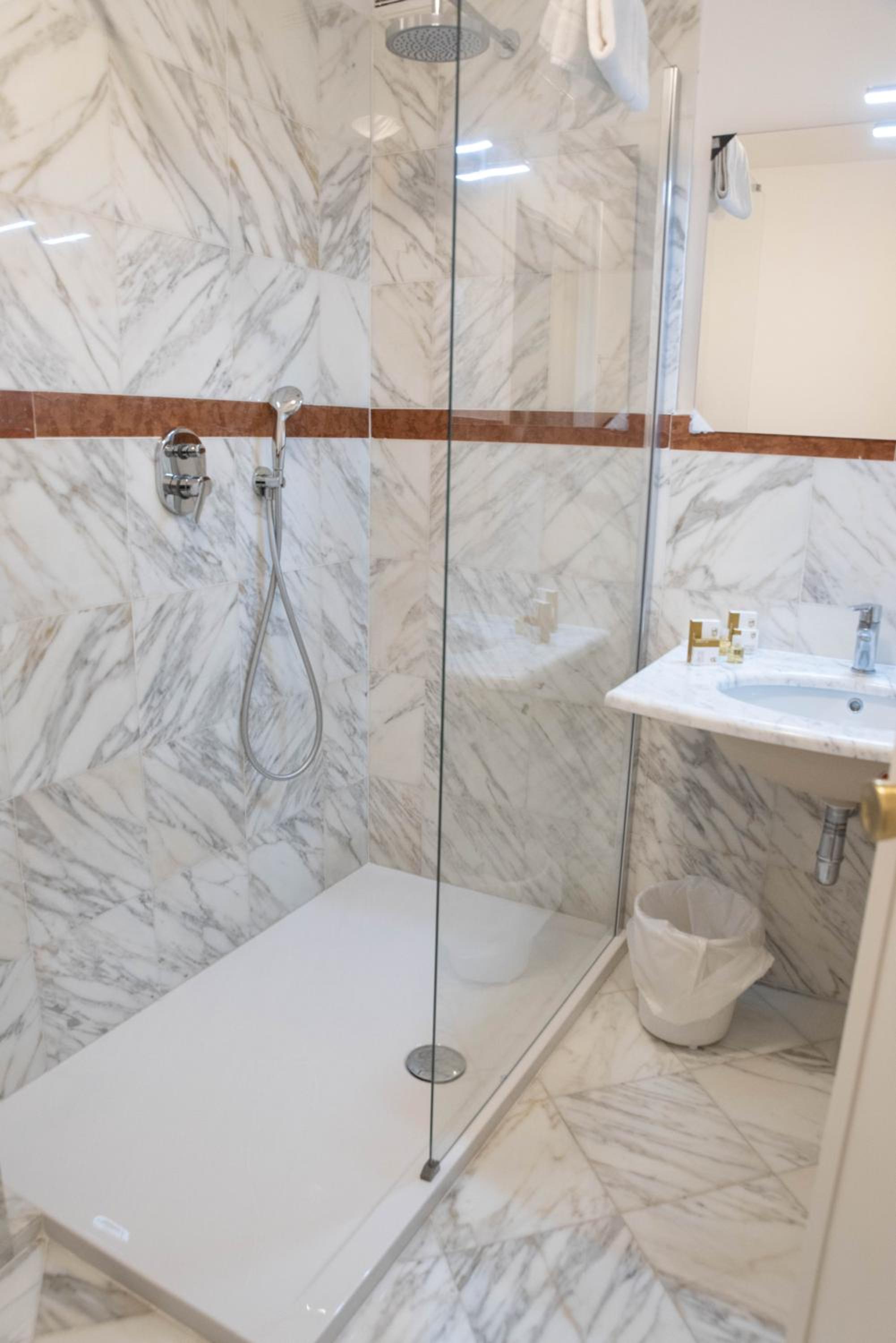 Double or Twin Room with View photo 3