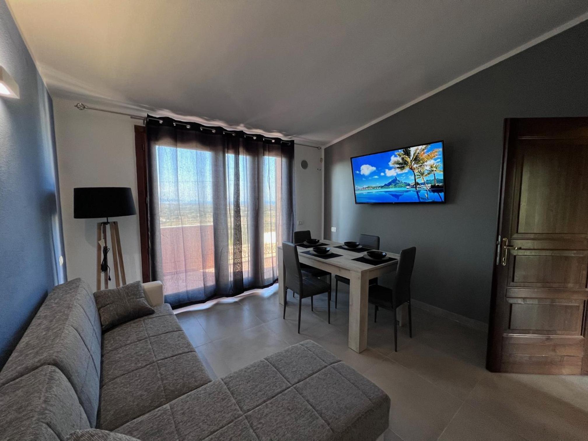 Deluxe Apartment