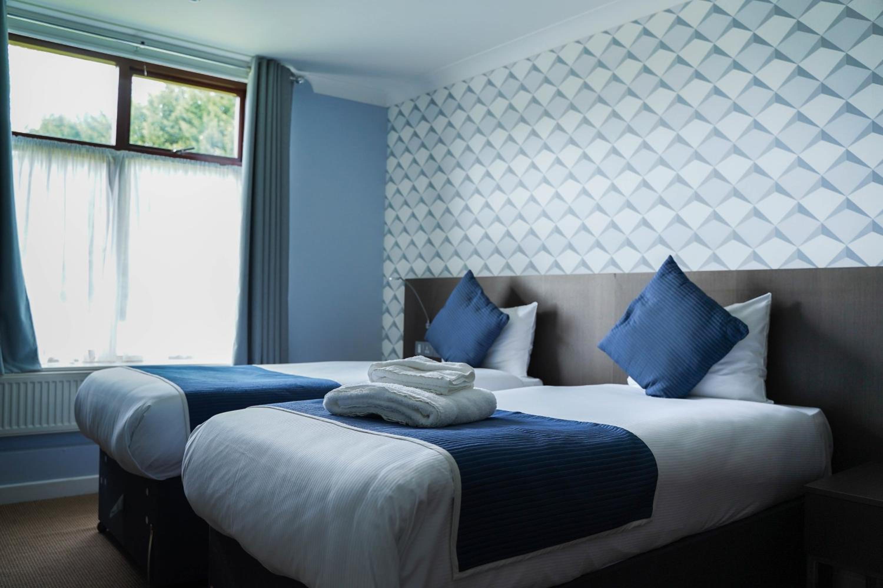 Club Twin Room - Photo 5