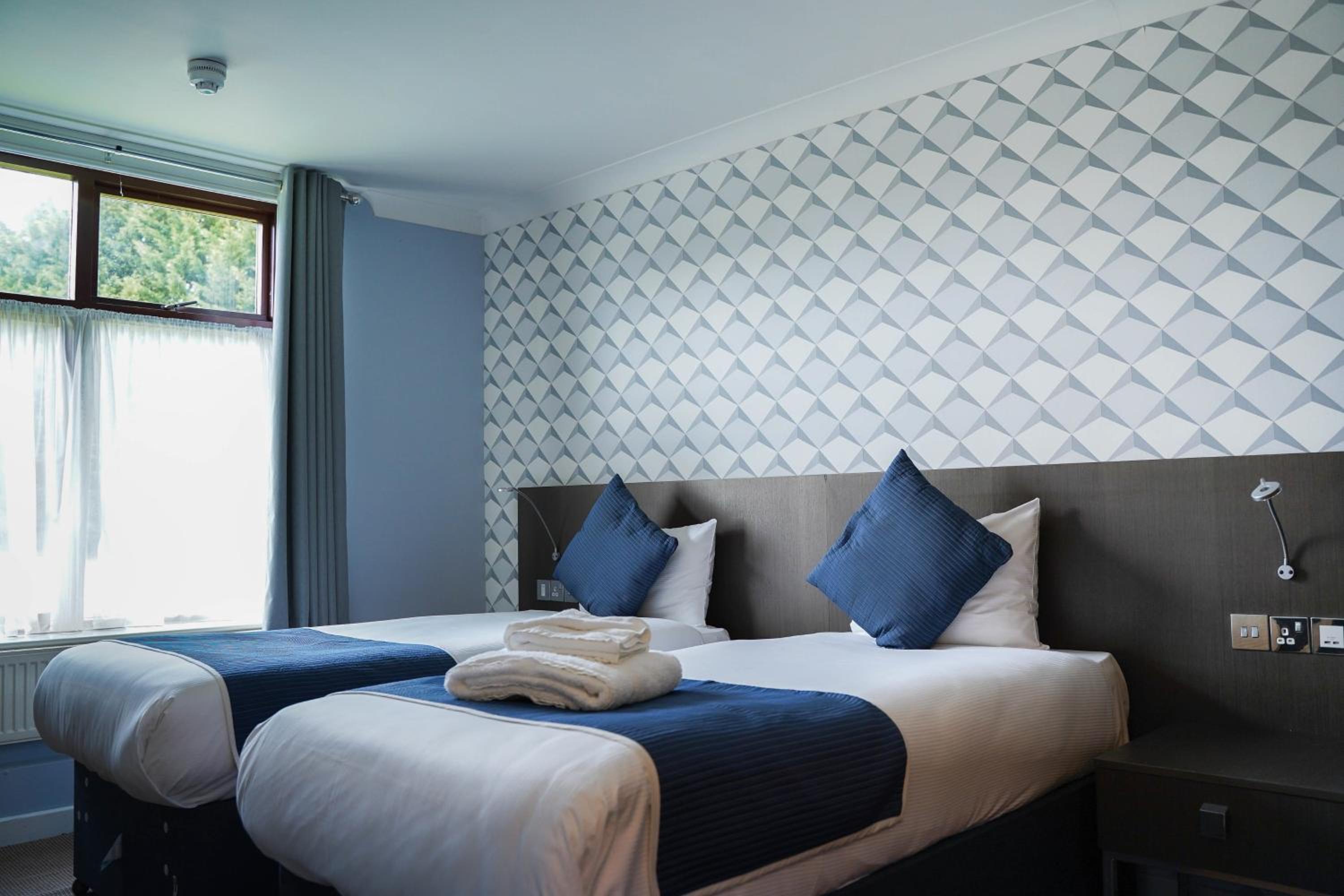 Club Twin Room - Photo 3