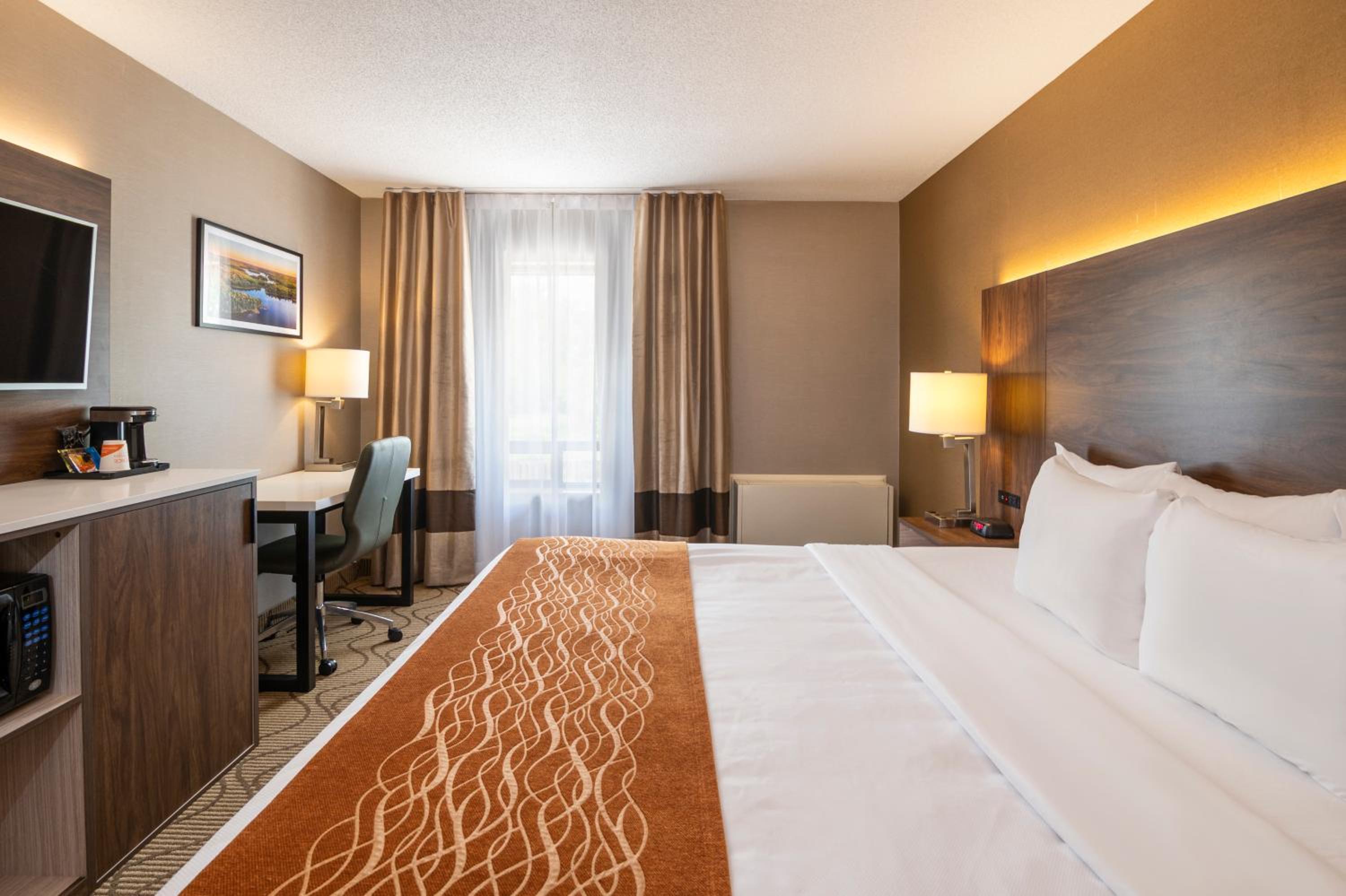 King Room - Upper Floor/Non-Smoking