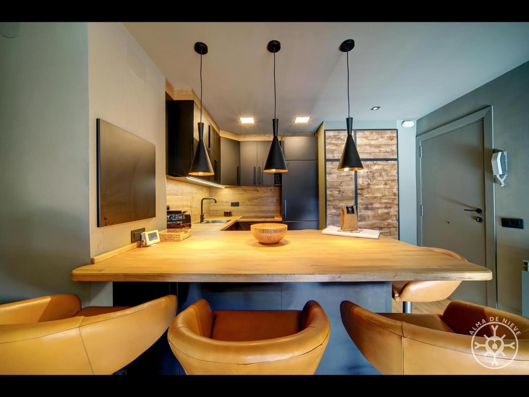 Apartment photo 2