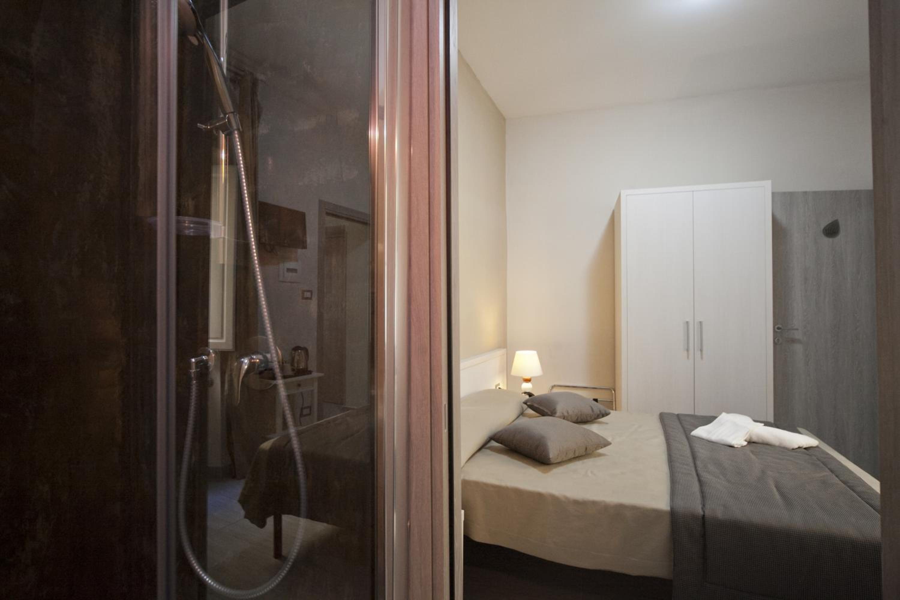 Single Room photo 3